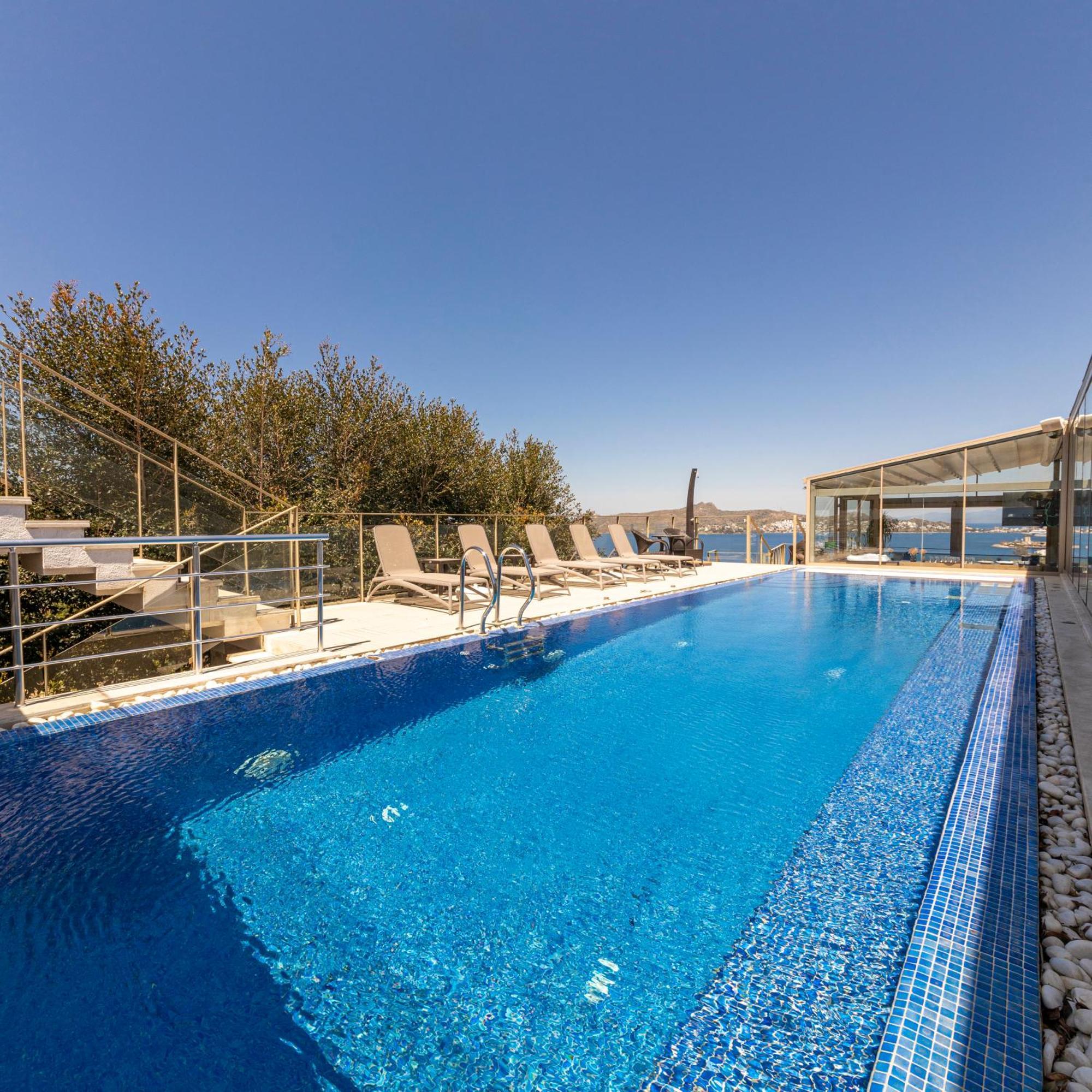 Spektr Boutique Hotel 3*
