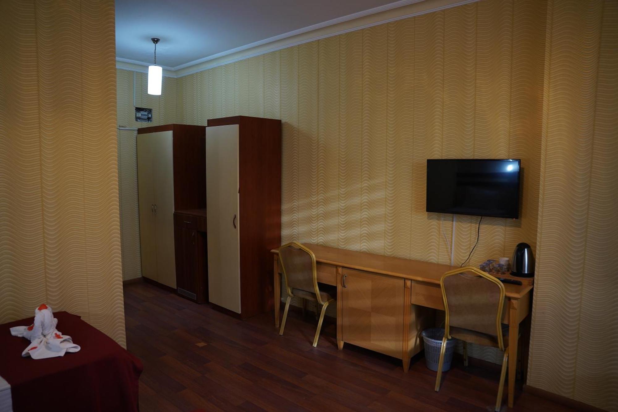 Safir Hotel 4*