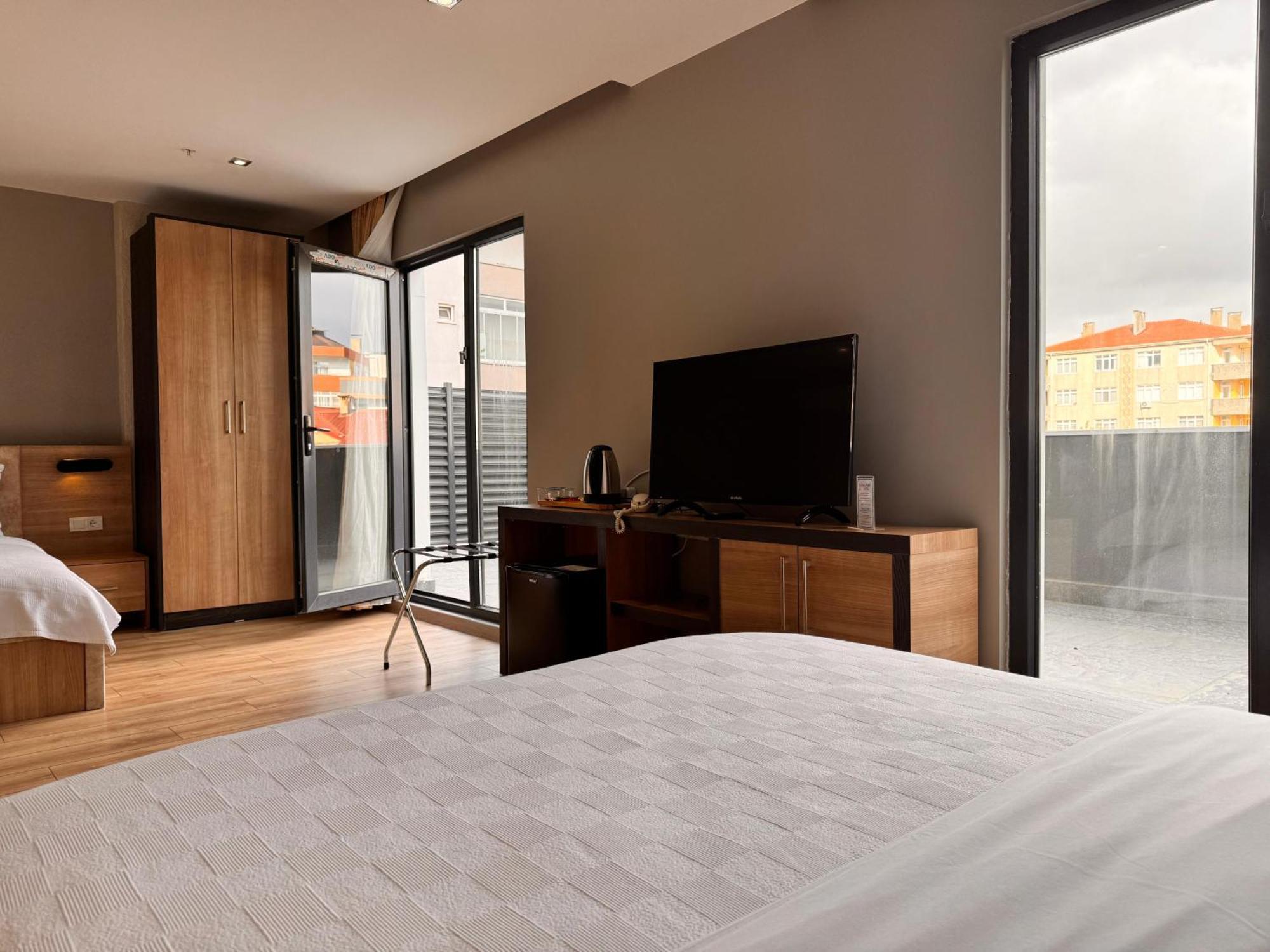 Hotel Innport *
