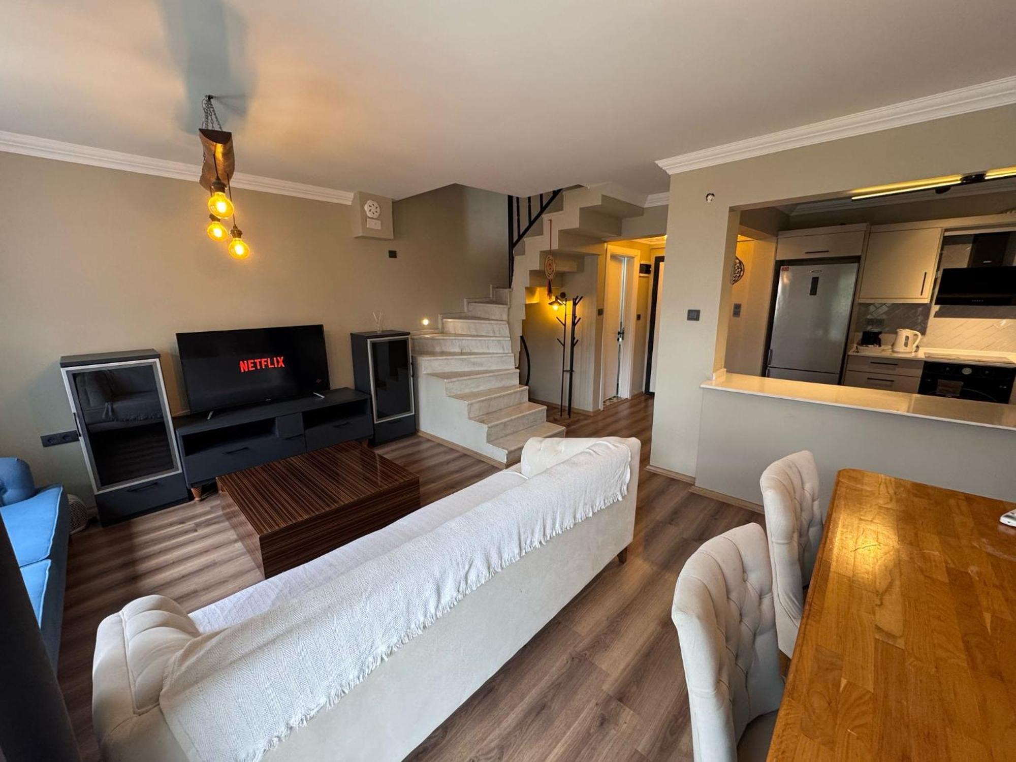 Villa Merkezde Denize 5dk Modern Kusadasi