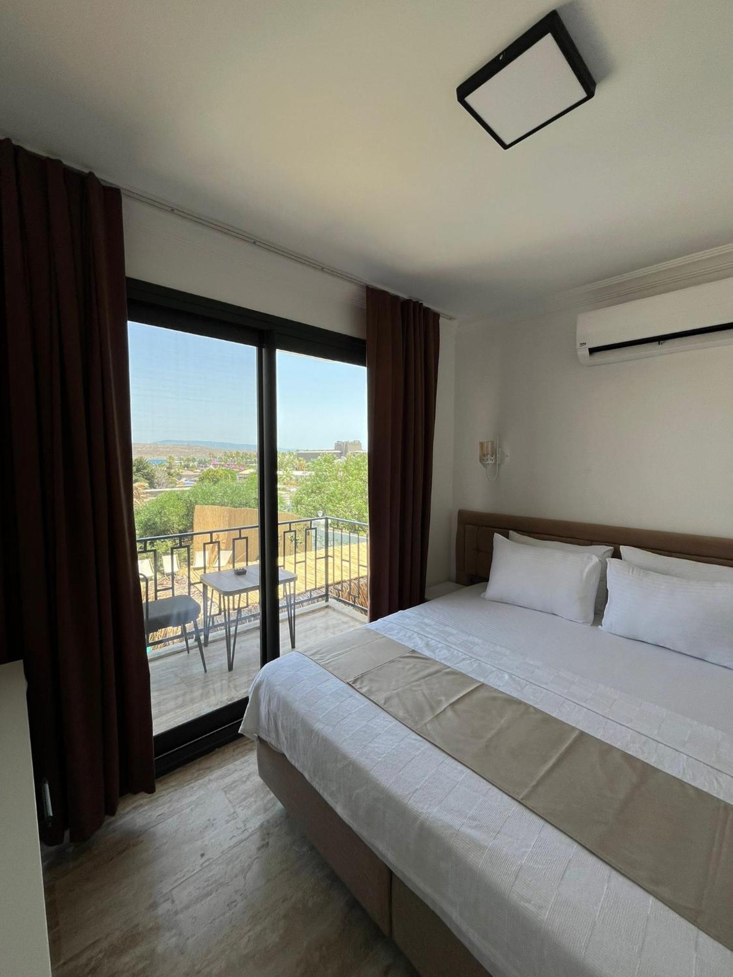 Hotel Lotus Port *