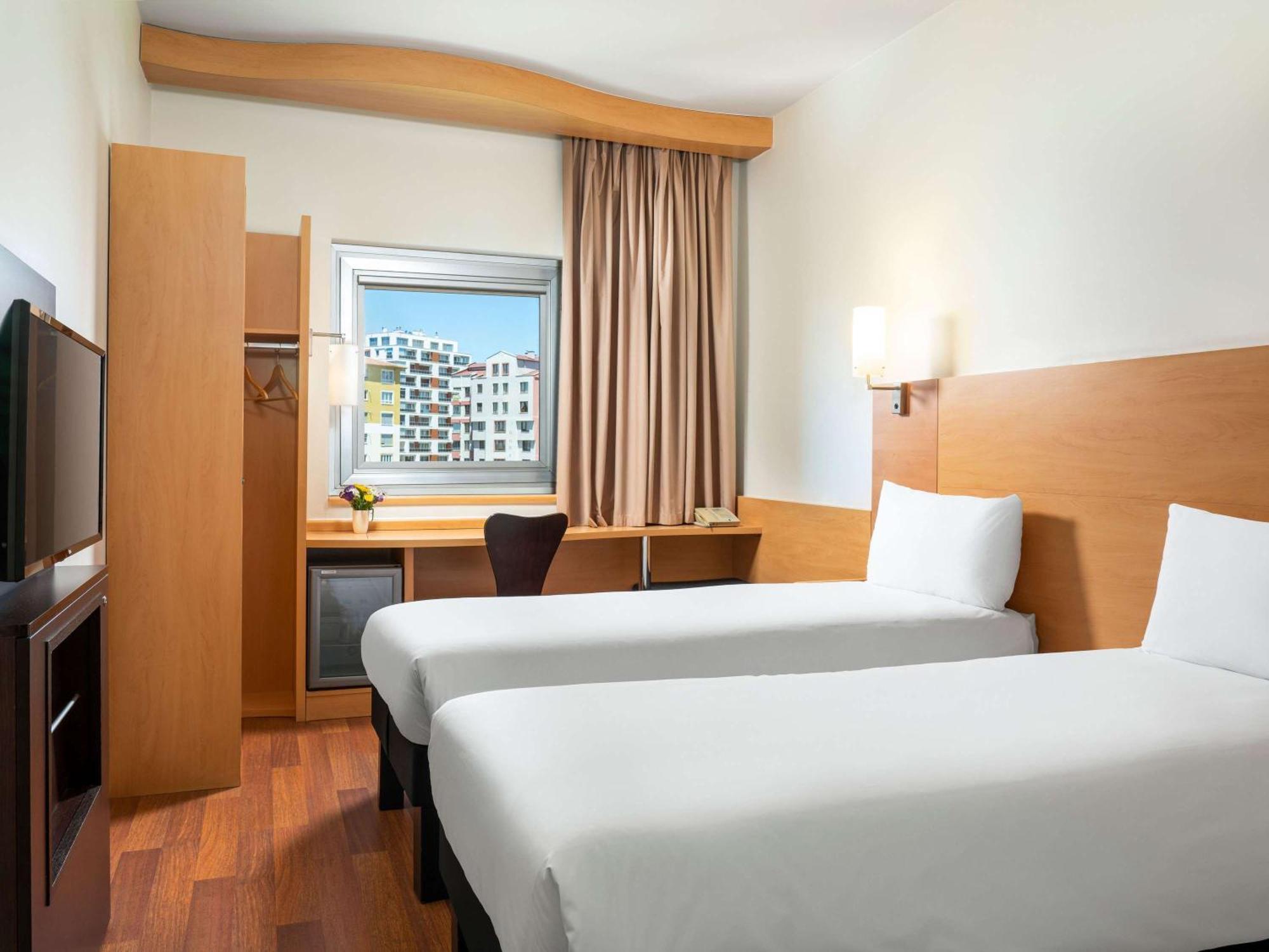 Ibis Hotel 3*