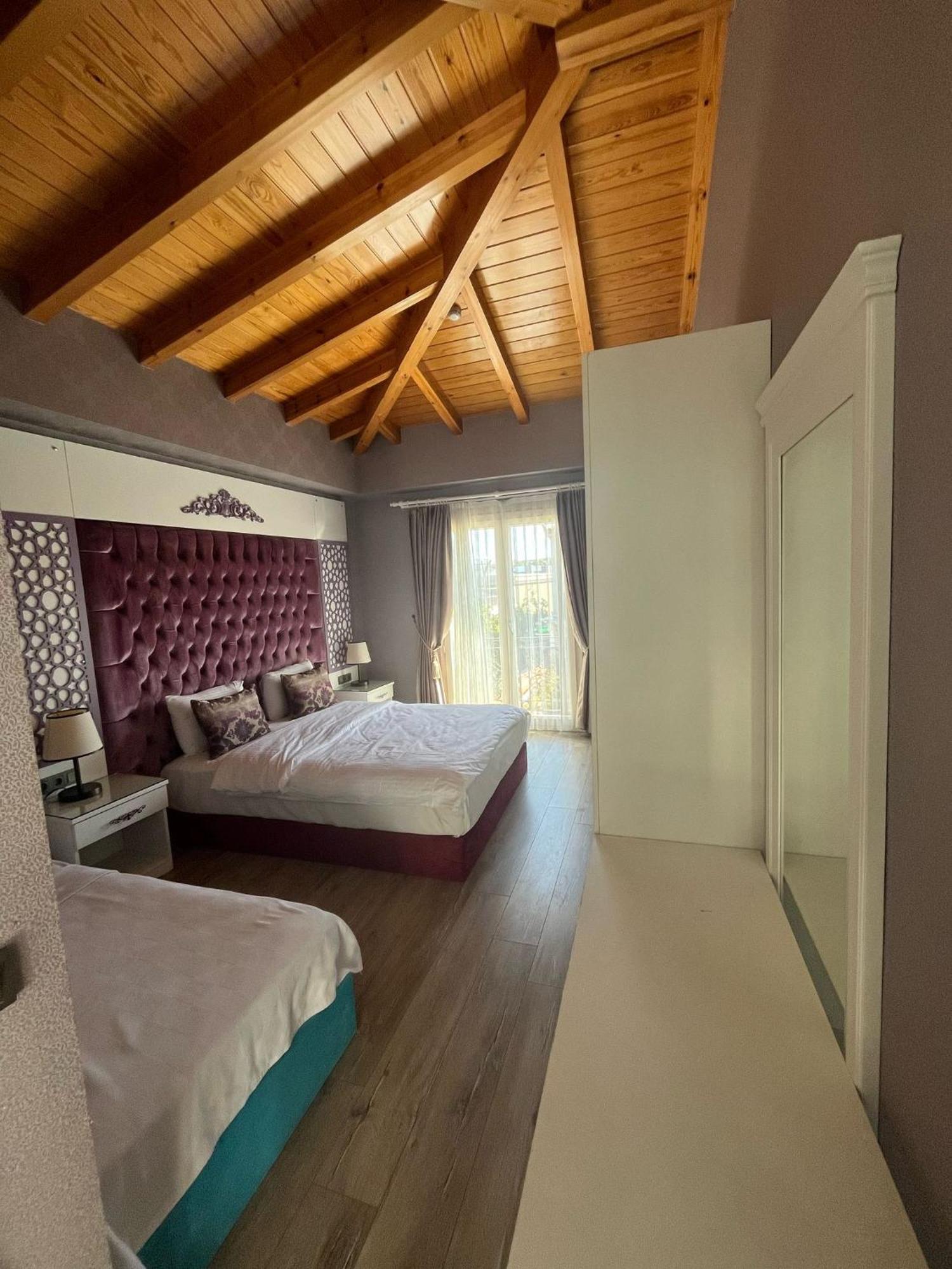 Hotel The Design *