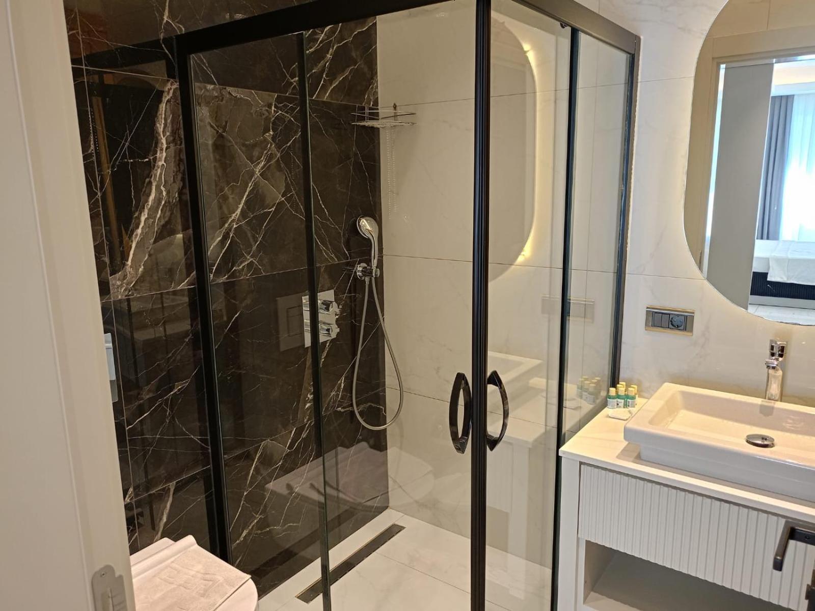Elite Luxury & Hotel