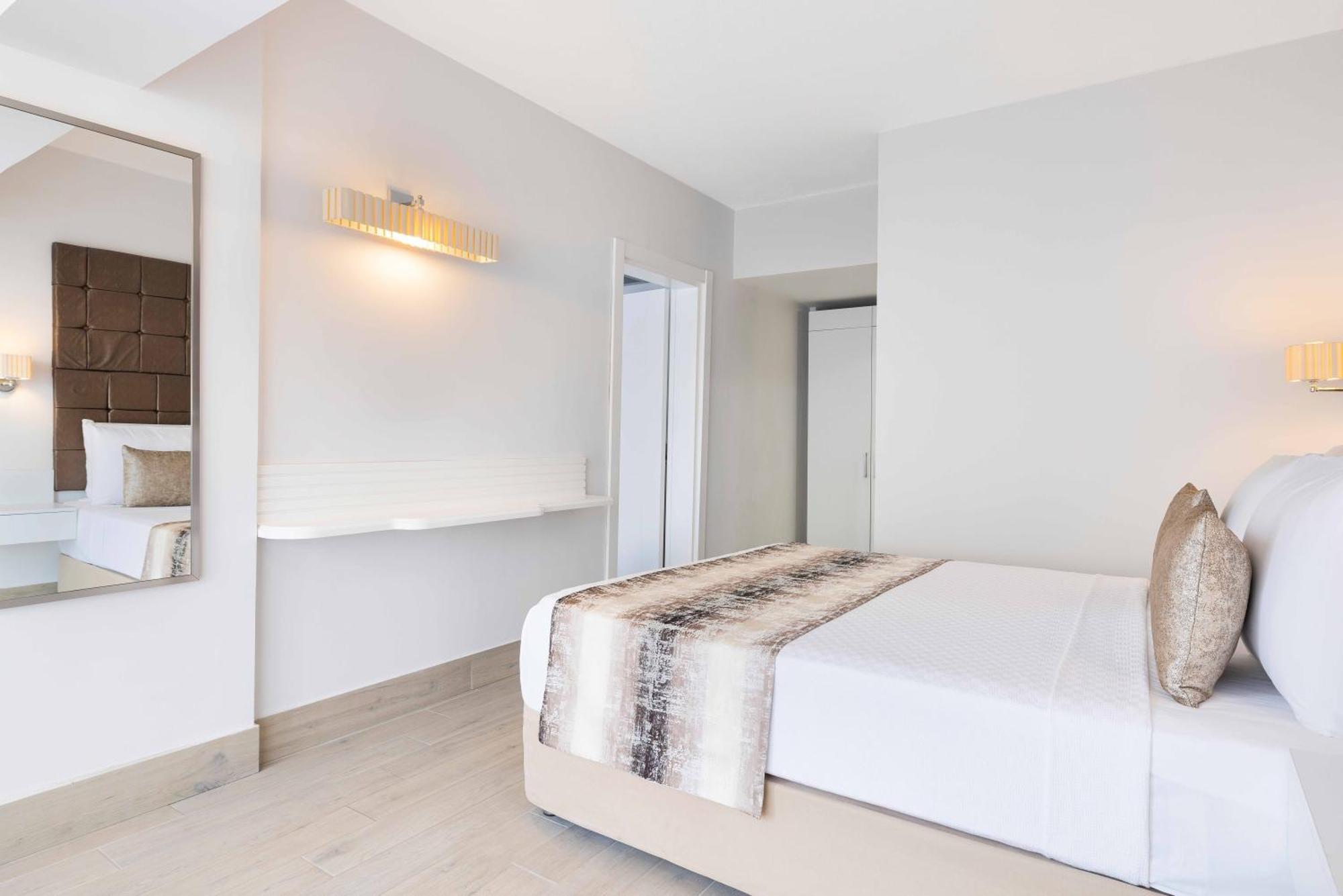 Elite Hotel 4*