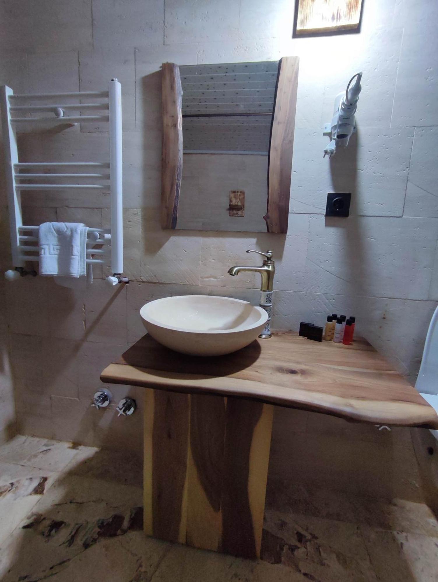 Hotel Euphoria Cave House *