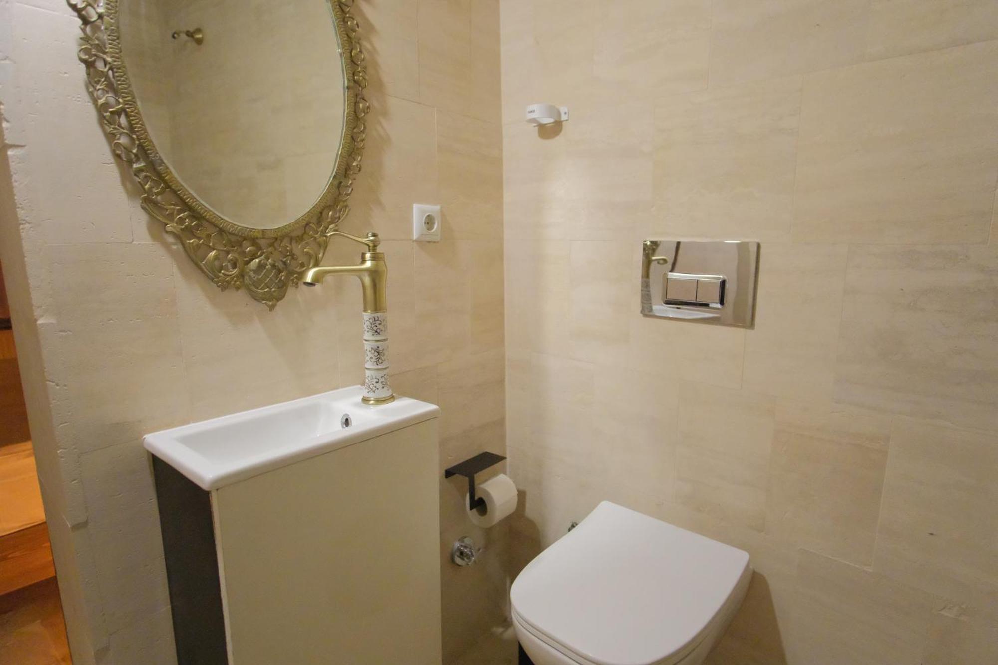 Euphoria Cave House Hotel *