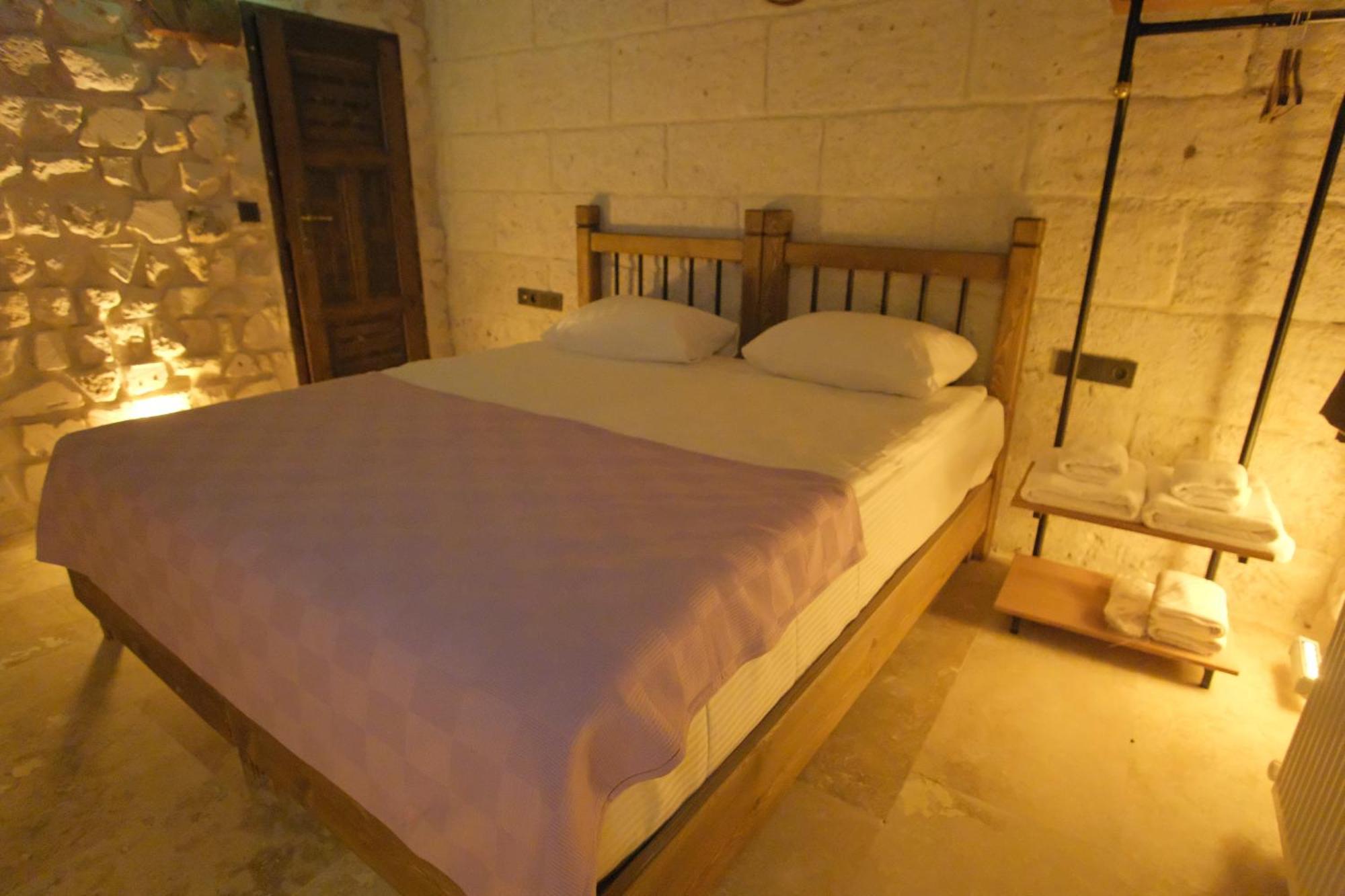 Hotel Euphoria Cave House *