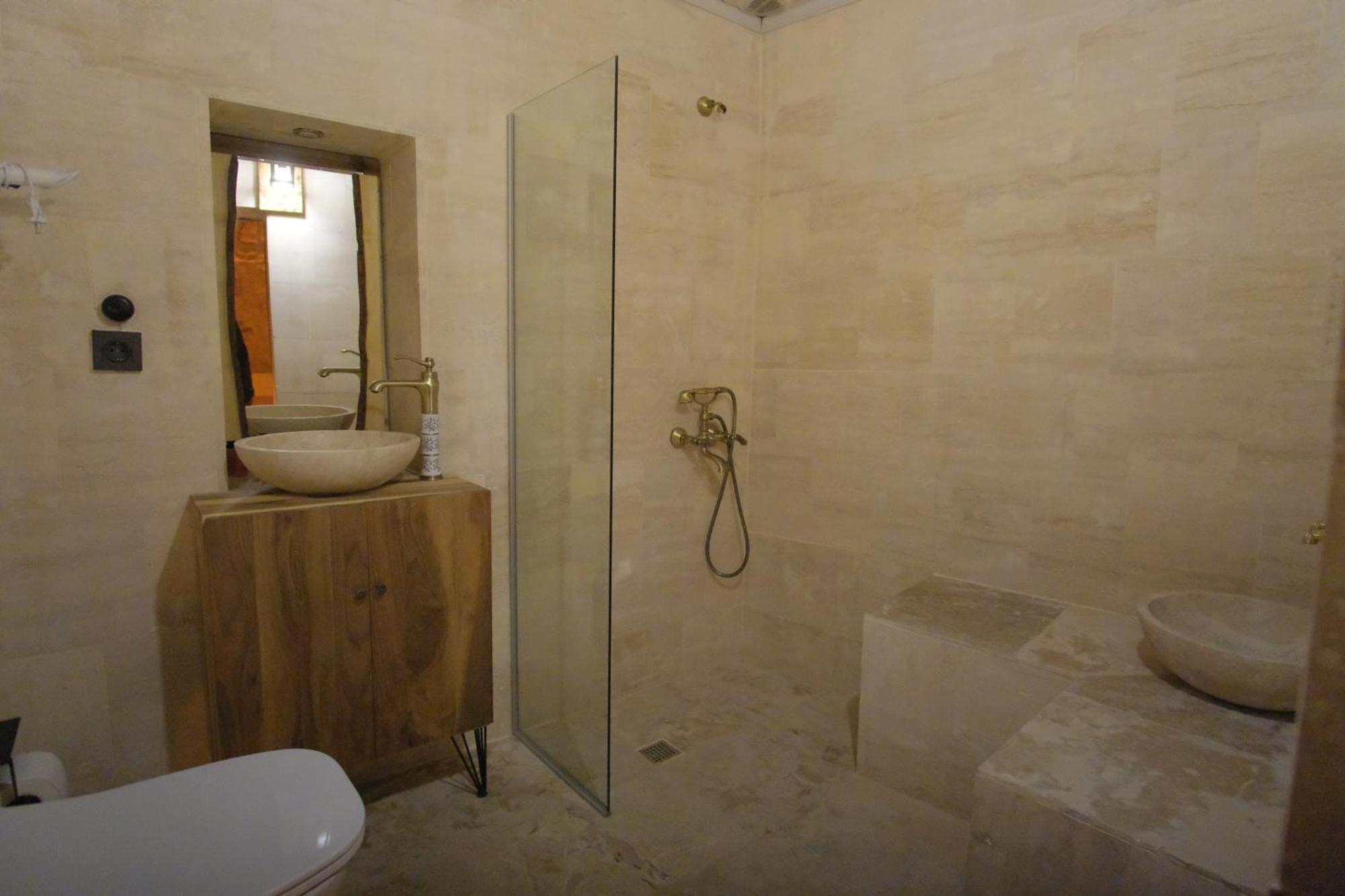 Euphoria Cave House Hotel Nar