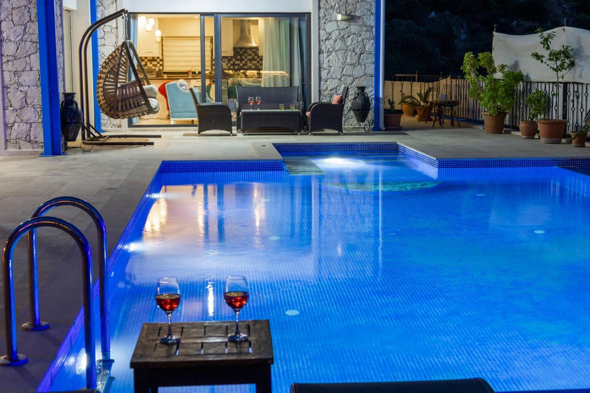 Orpheus - Kalkan, Islamlar