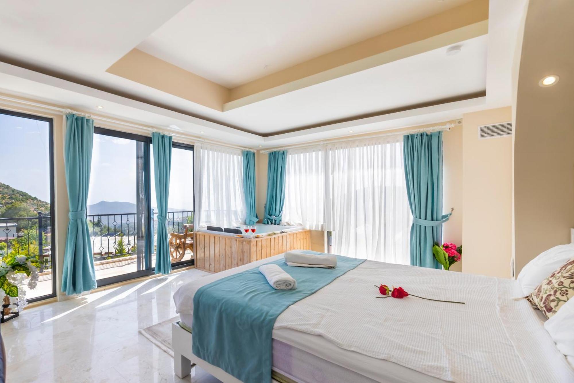Orpheus - Kalkan, Islamlar