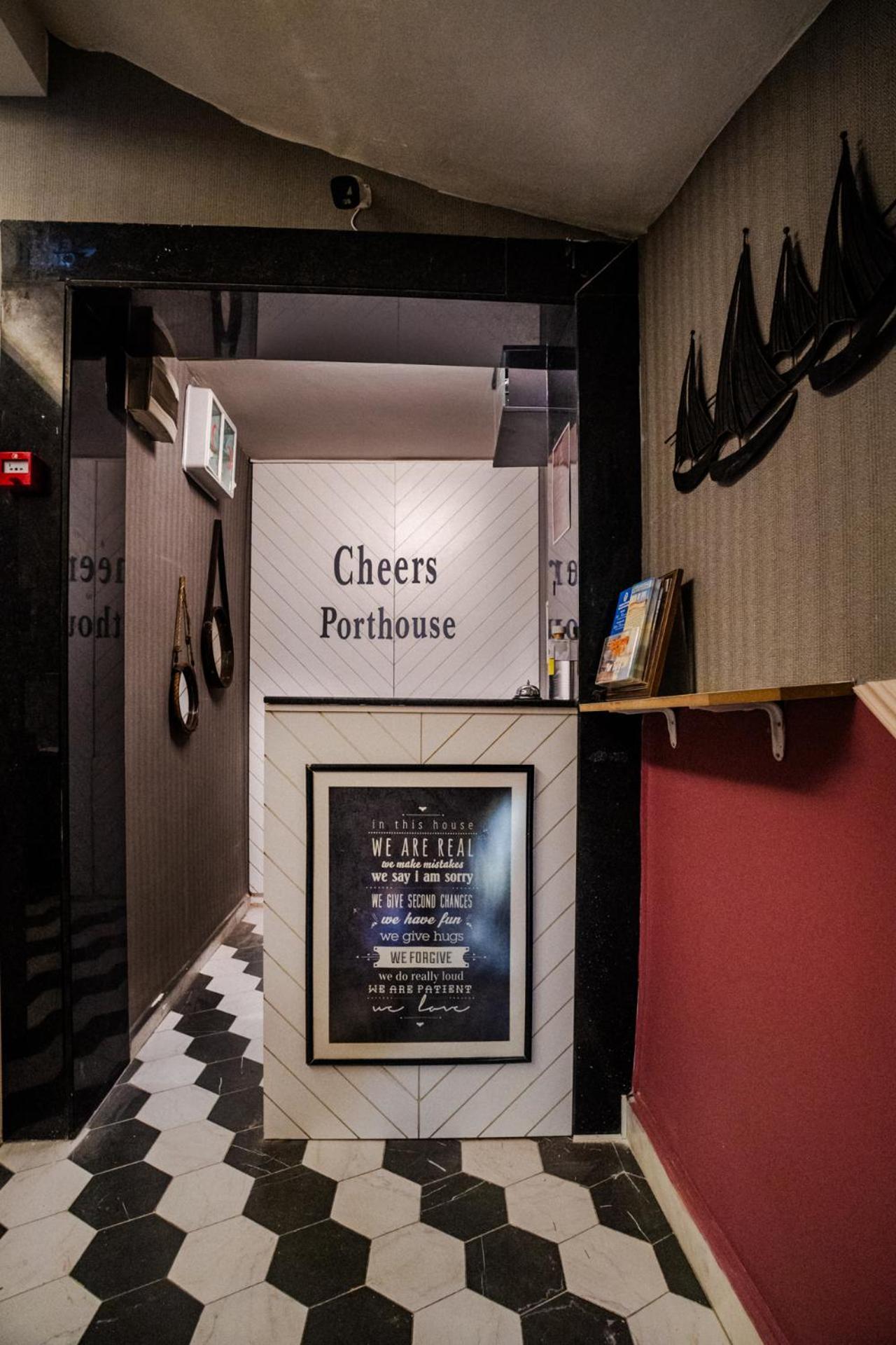 Cheers Porthouse 3*