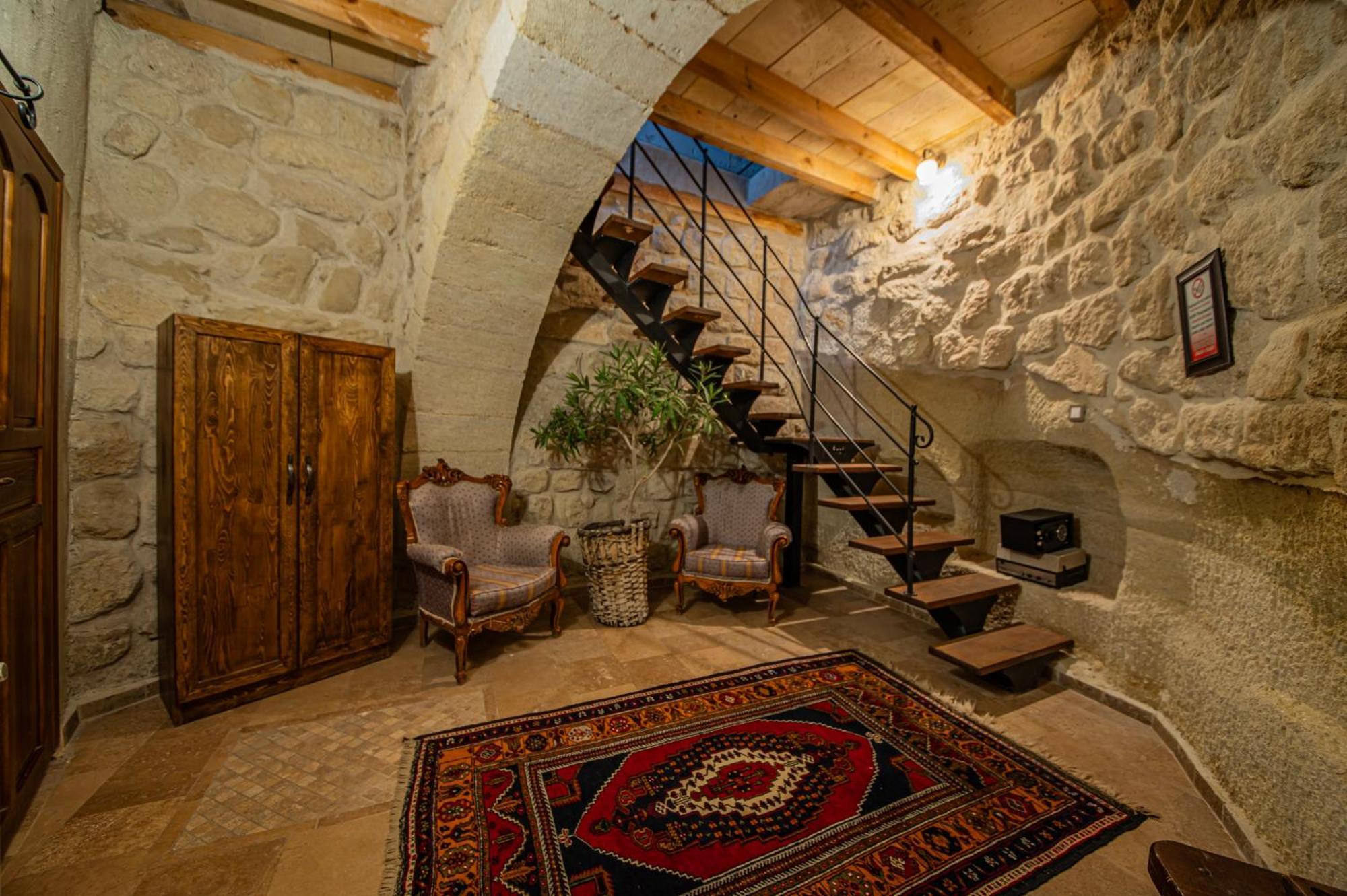 Chelebi Cave House Hotel 2*
