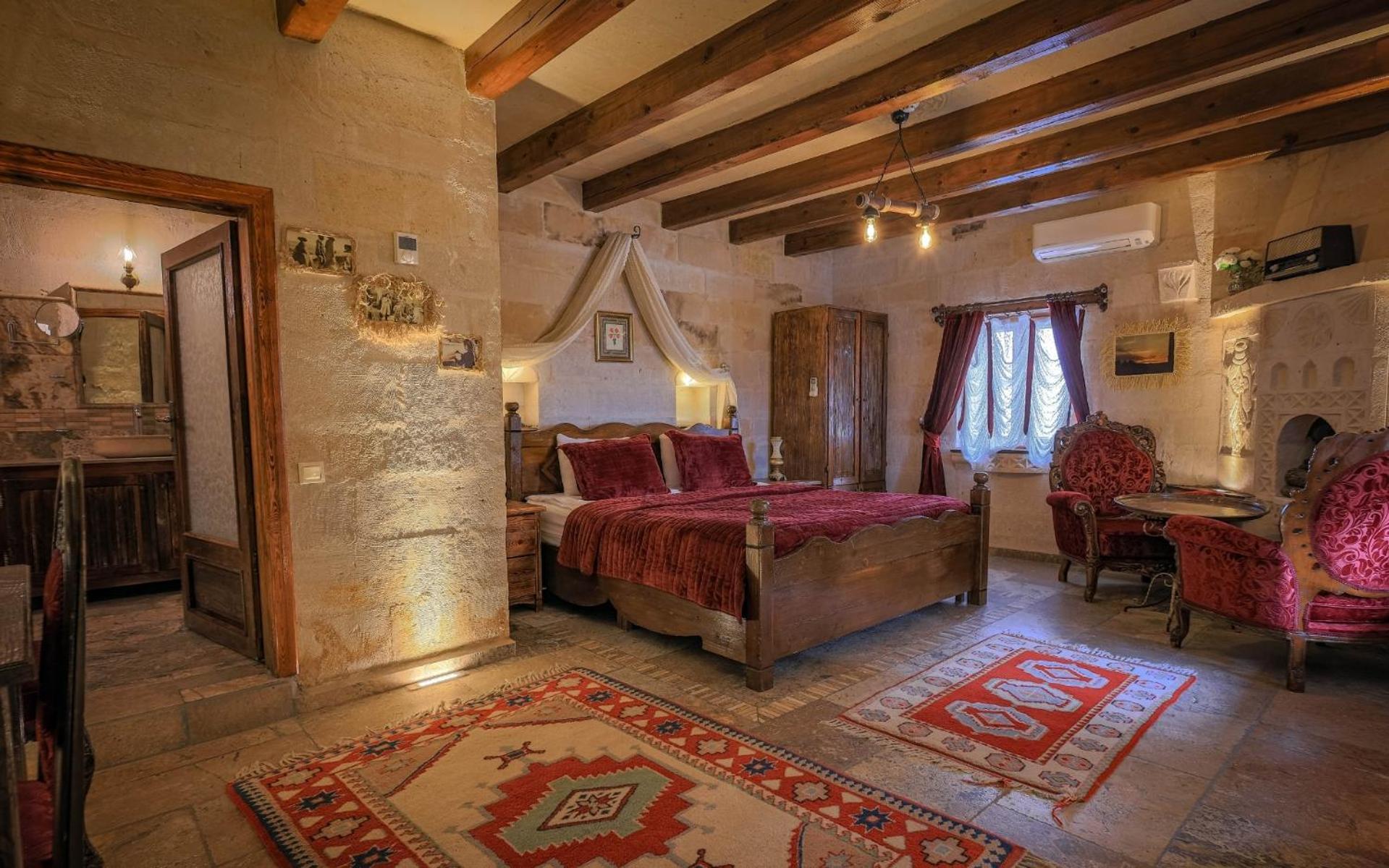 Maccan Cave Hotel