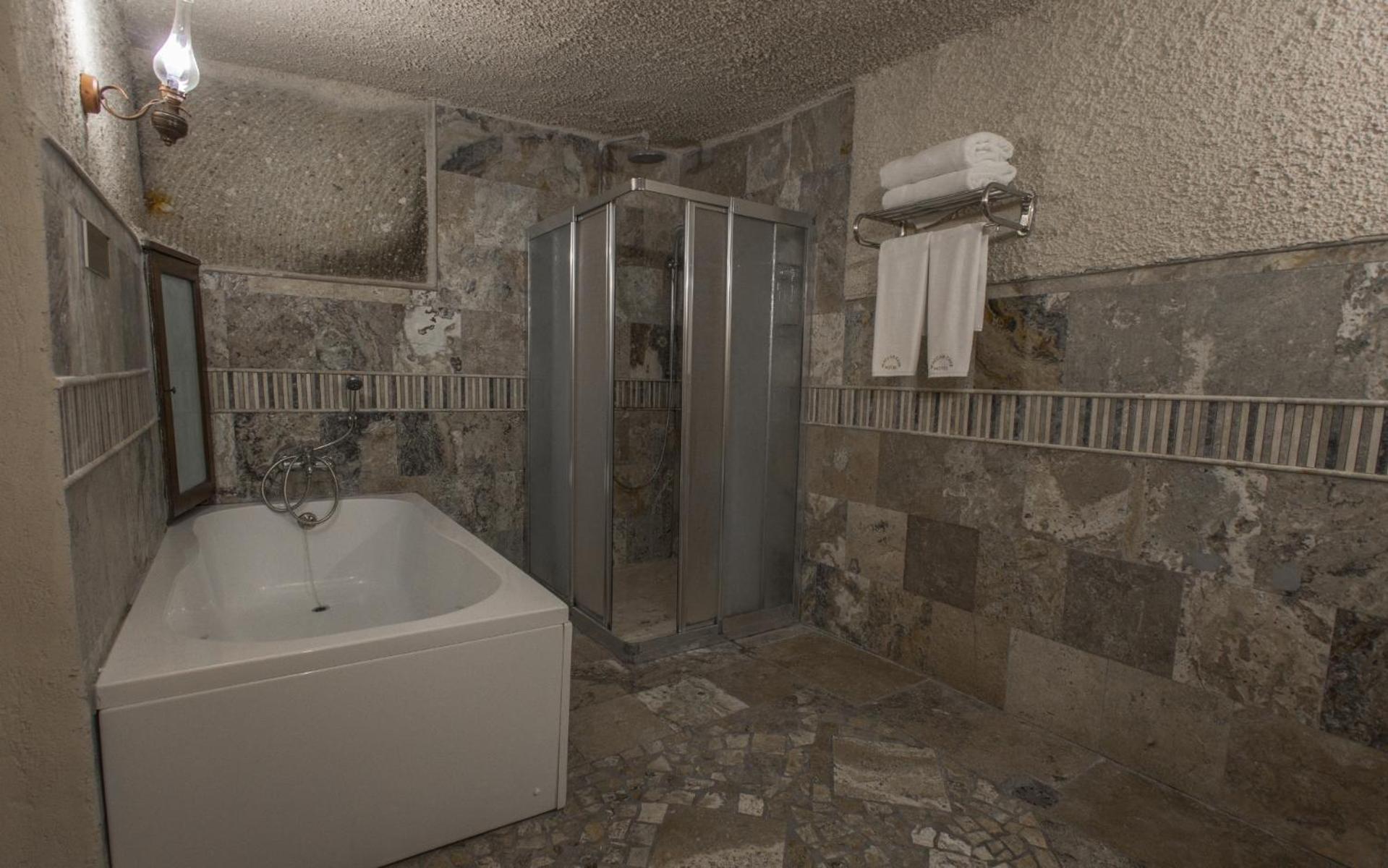 Maccan Cave Hotel 2*