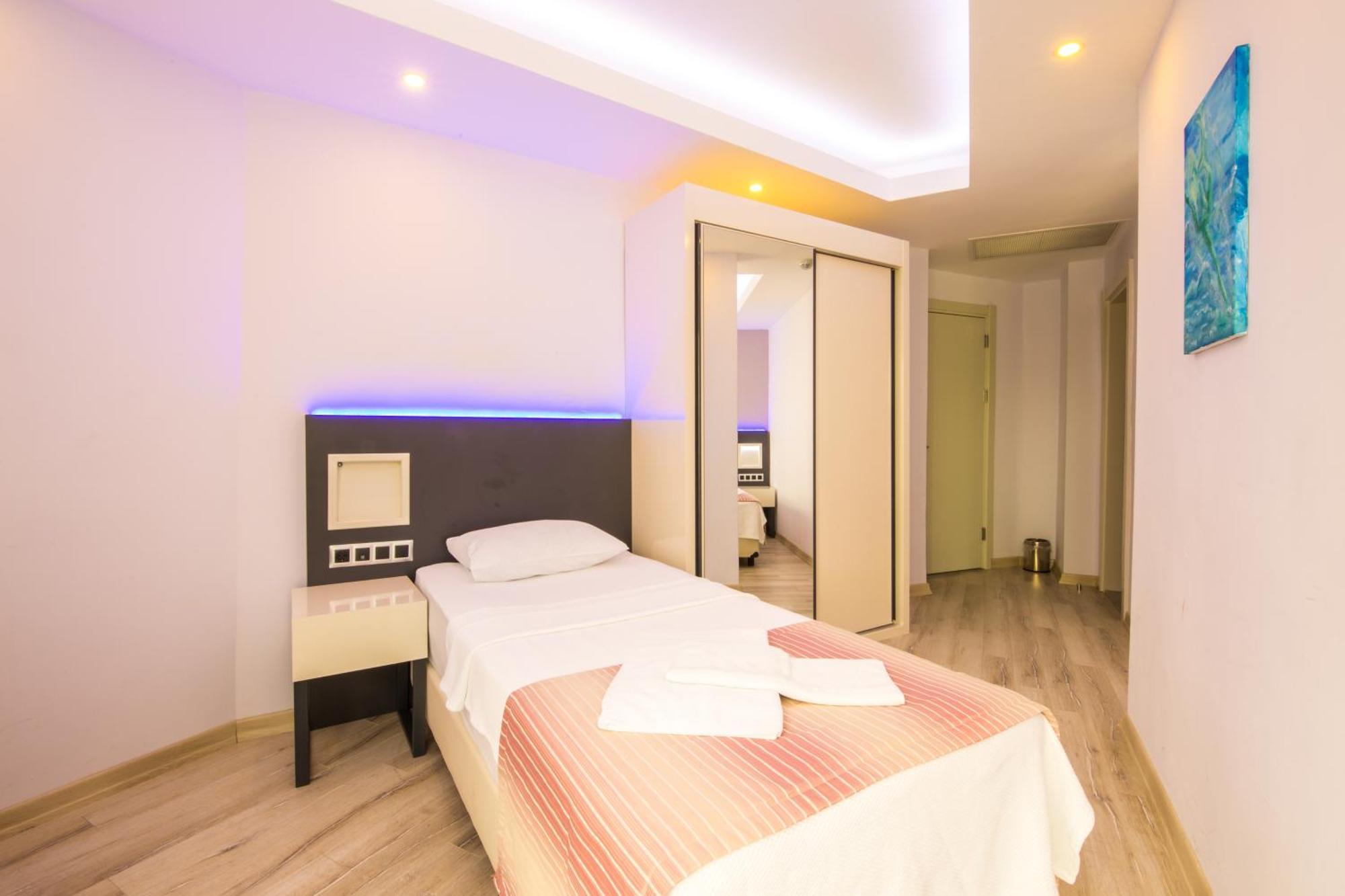 Hotel Sapphire 2*
