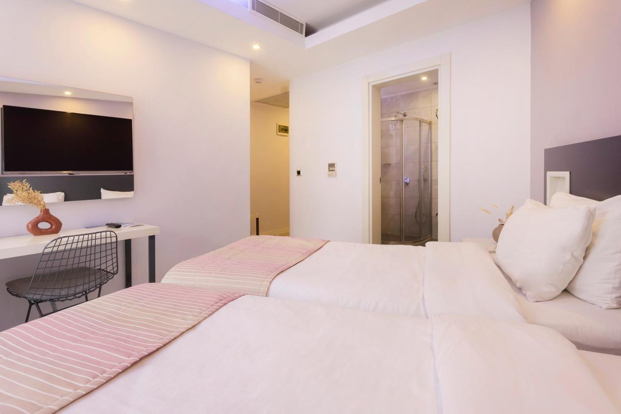 Sapphire Hotel