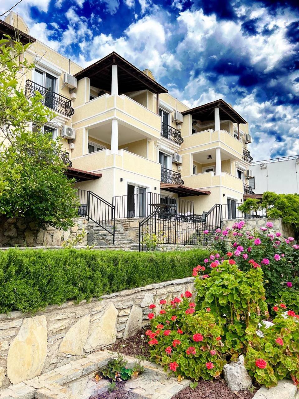 Hotel Farrys Boutique & Club - *