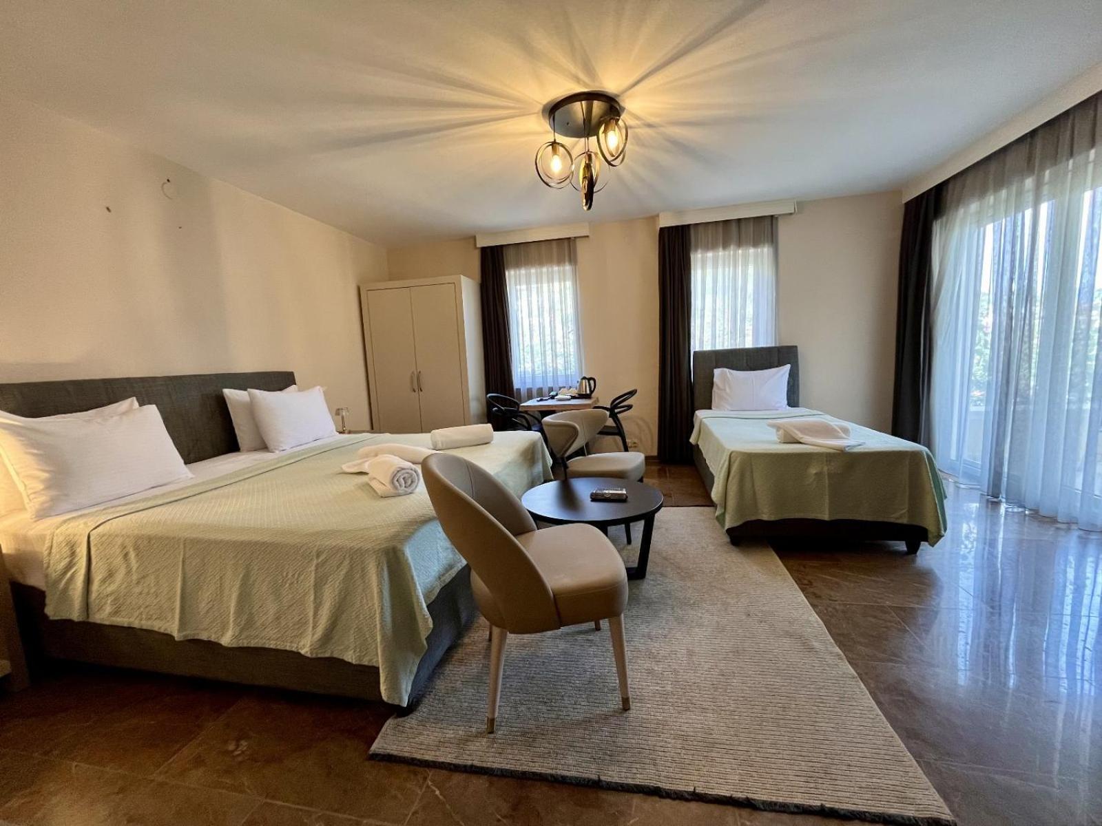 Farrys Boutique & Club - Hotel *