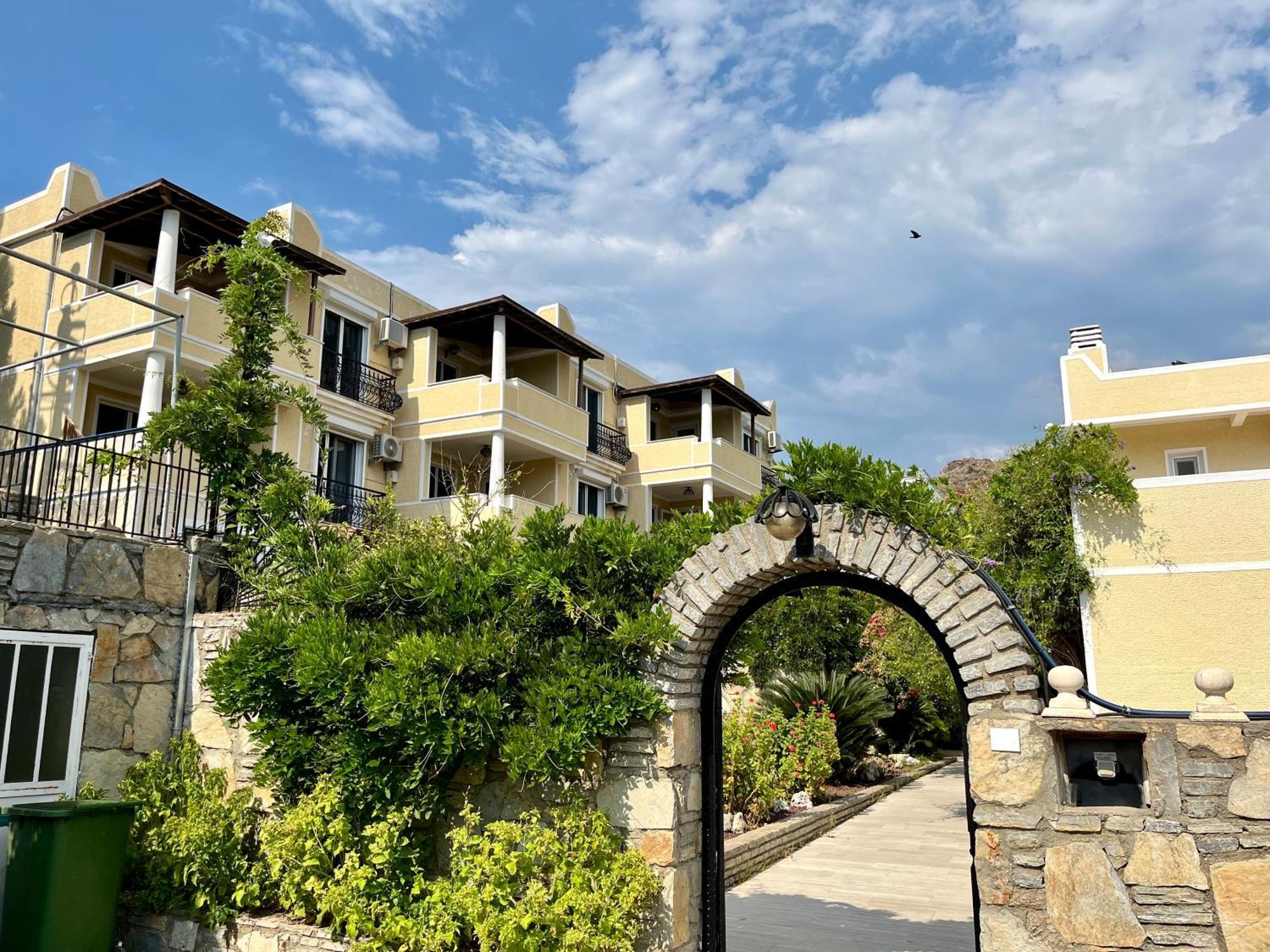 Farrys Boutique & Club - Hotel