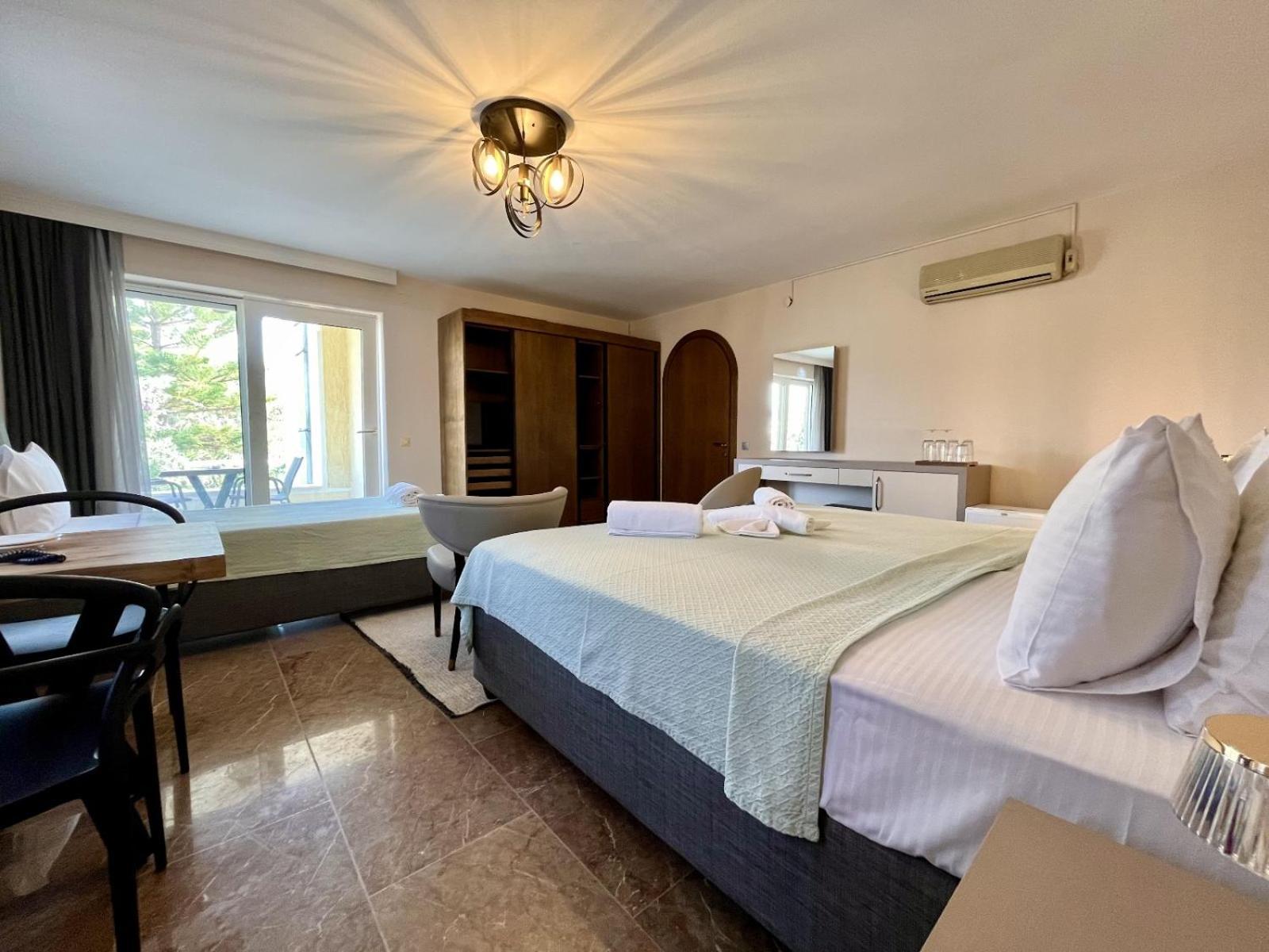 Hotel Farrys Boutique & Club -