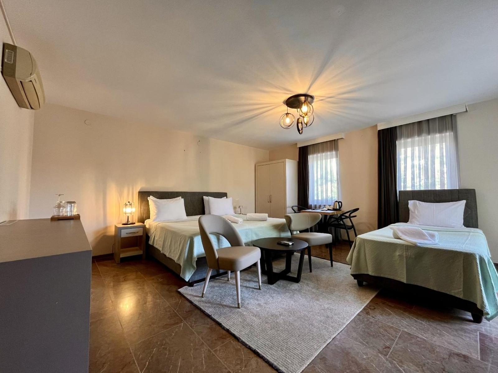 Farrys Boutique & Club - Hotel *