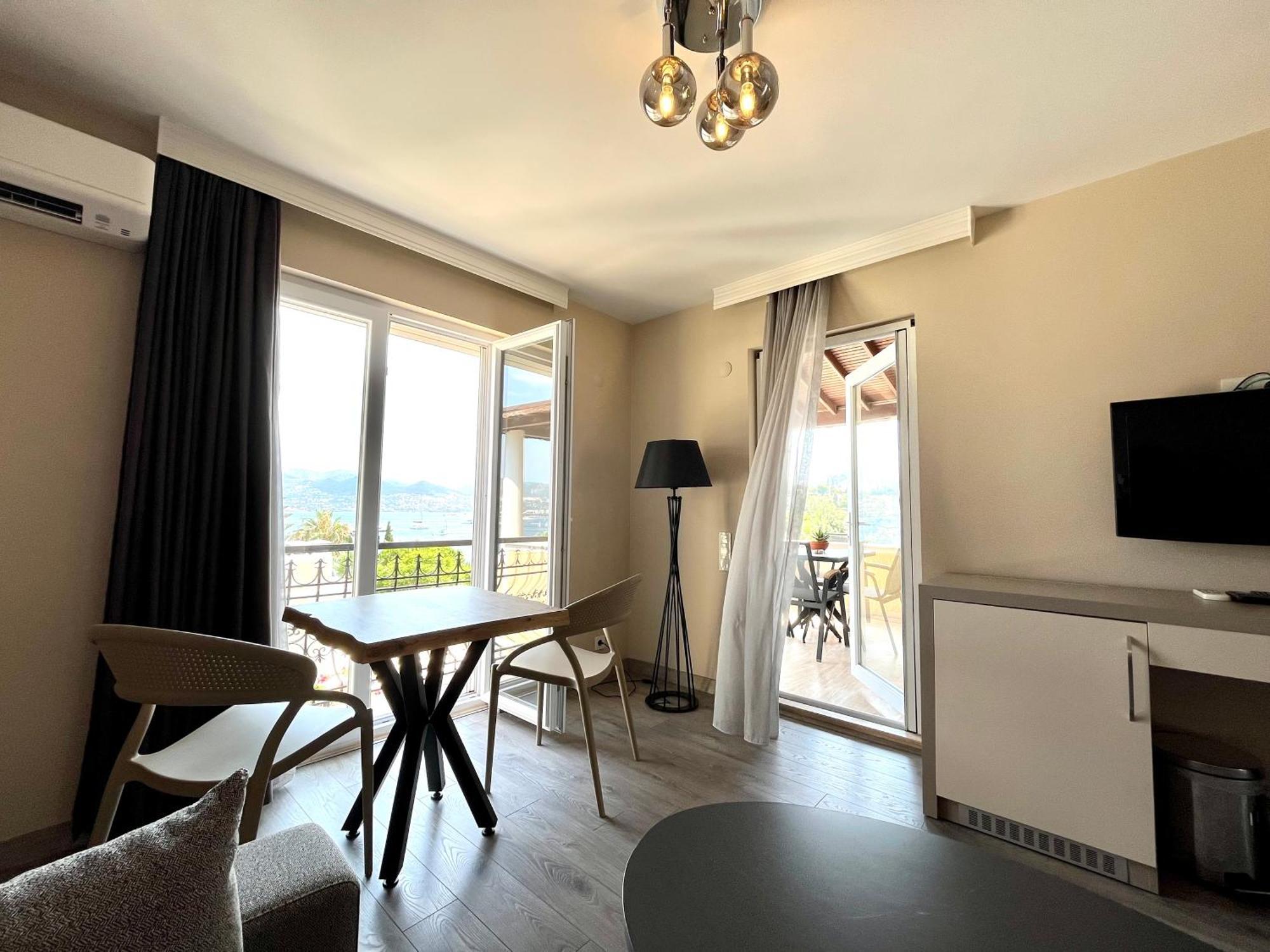 Hotel Farrys Boutique & Club - *