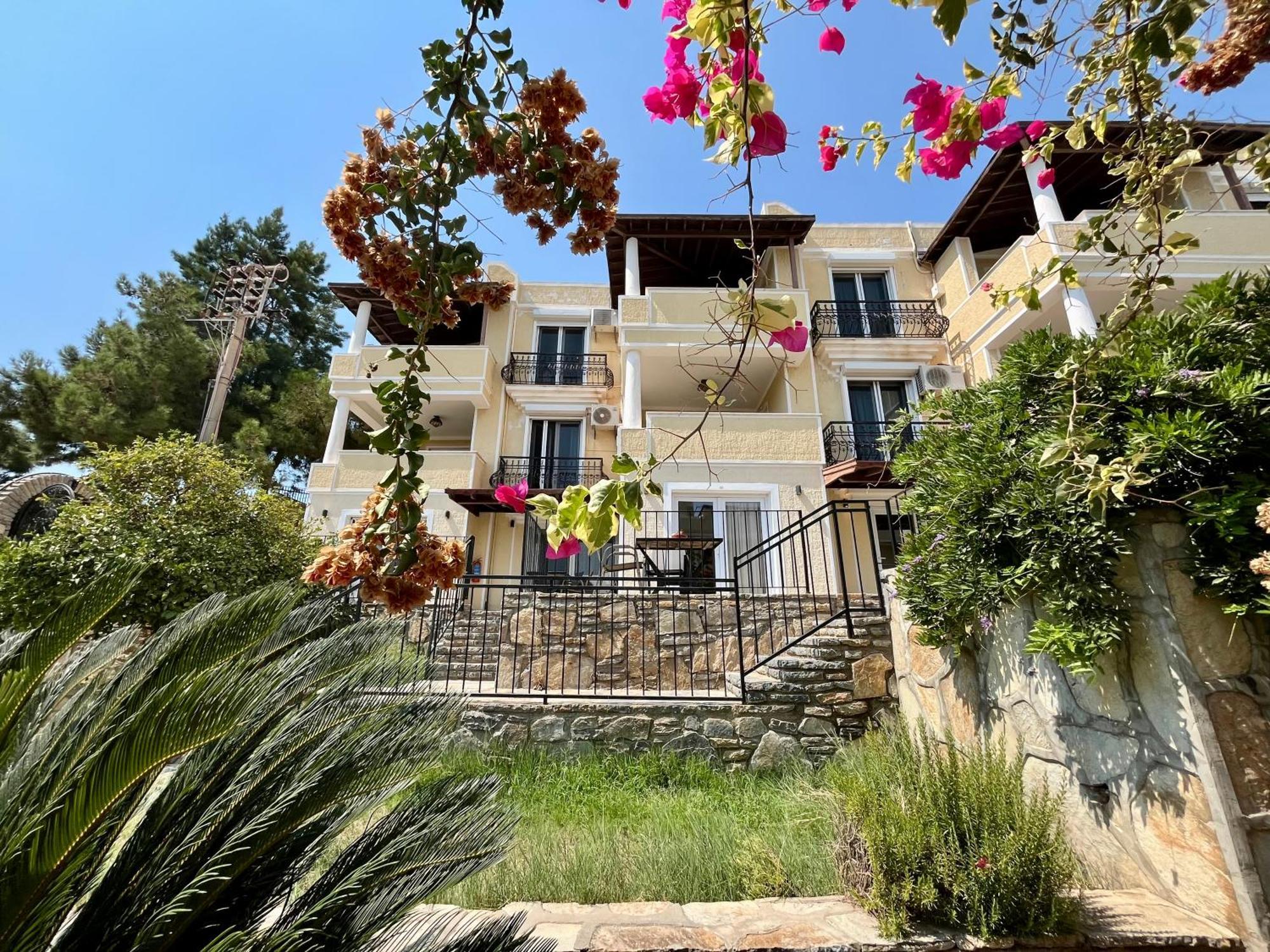 Hotel Farrys Boutique & Club - *