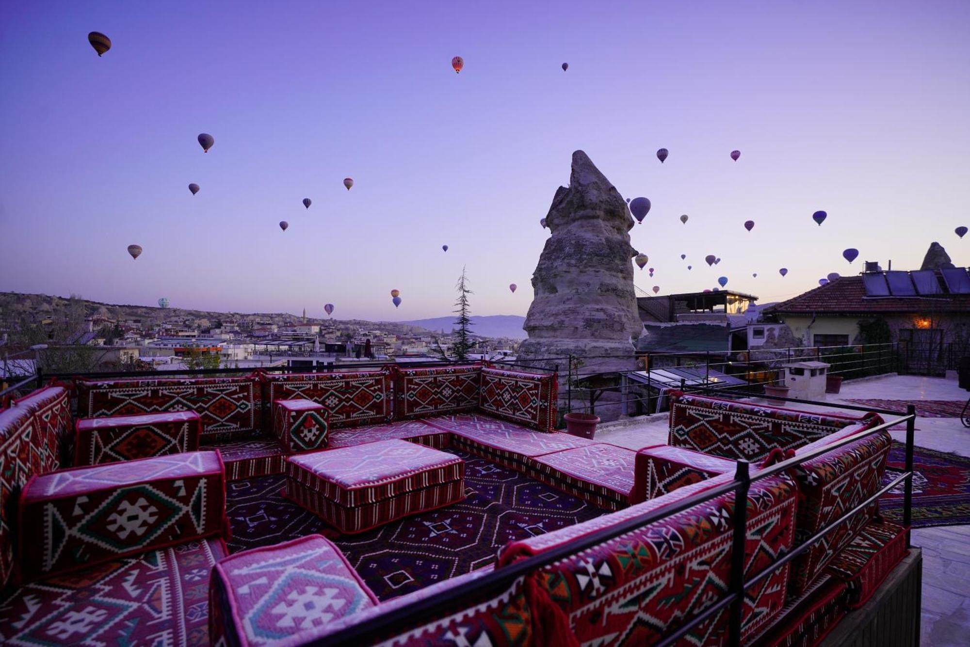 Glory Art Stone House Hotel *