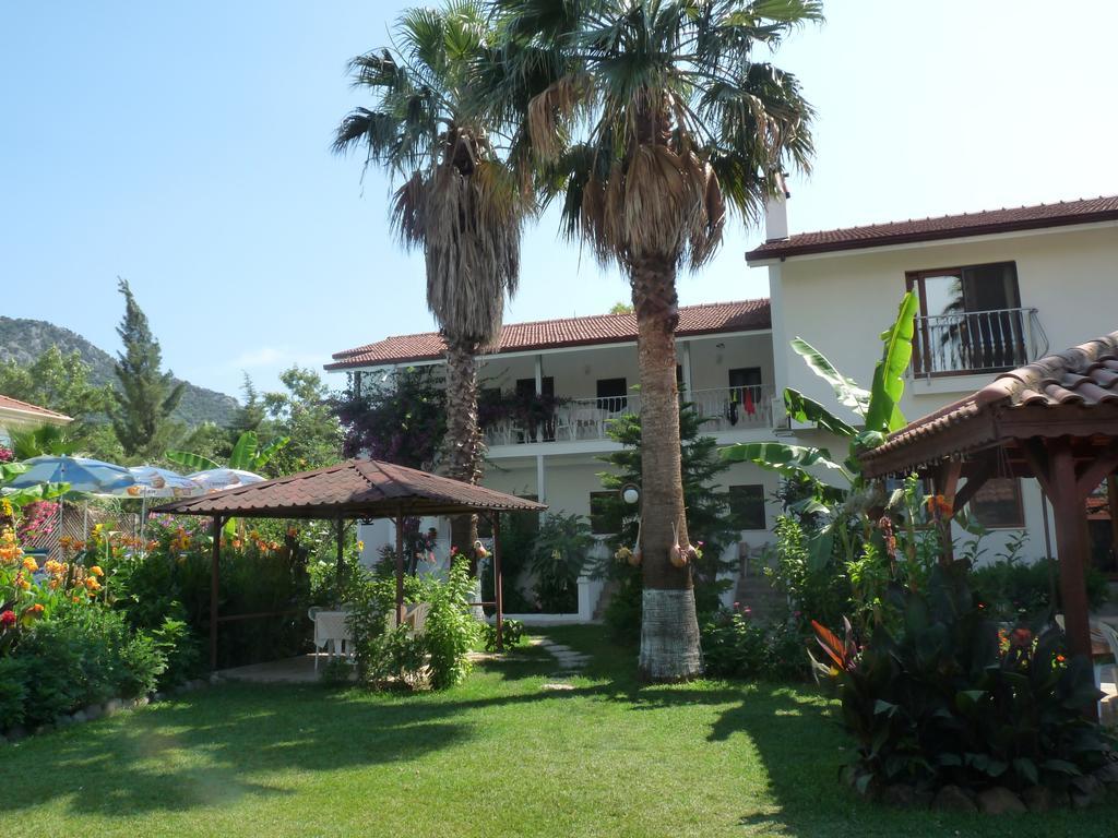 Bed & Breakfast Garden *
