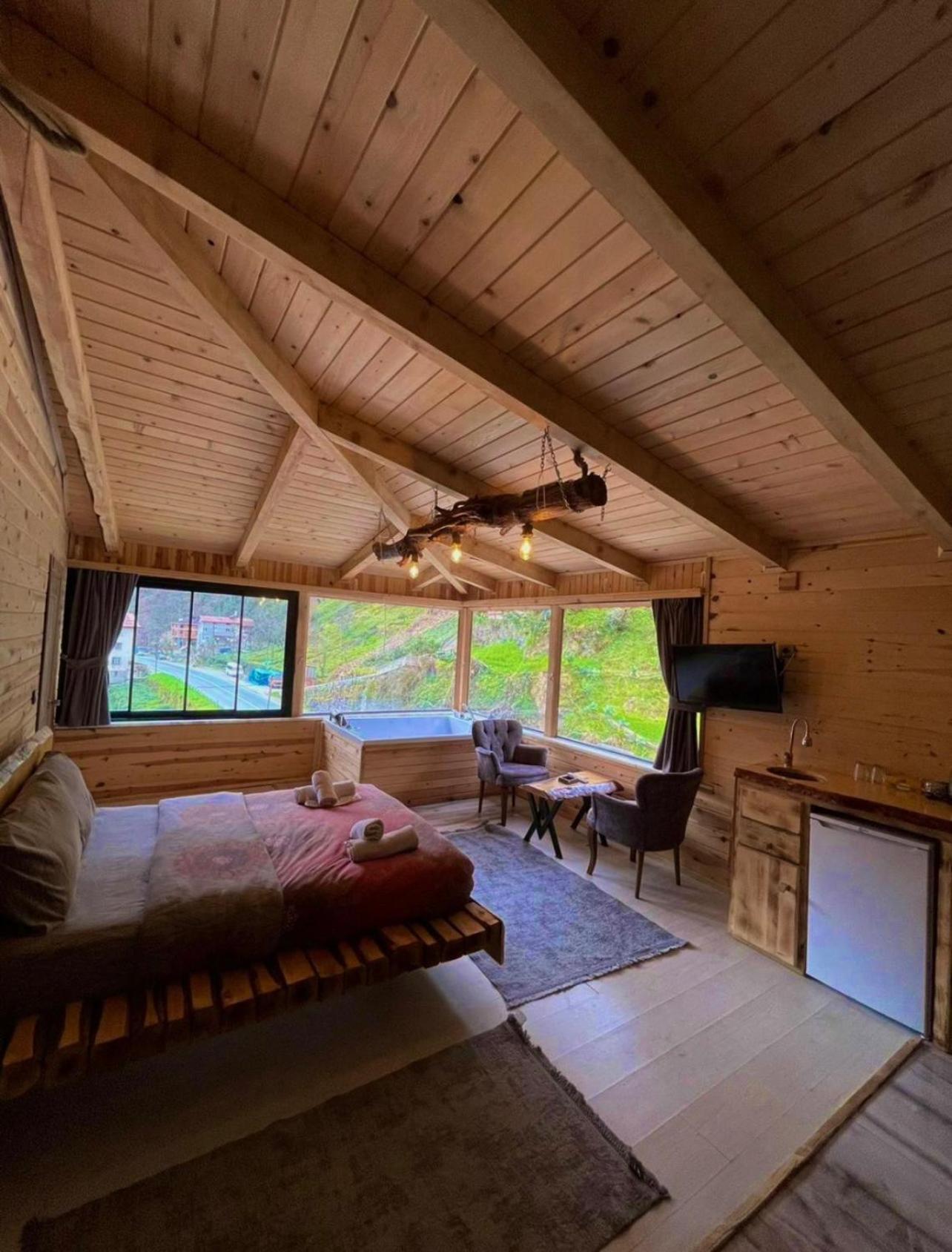 Hotel Valley *