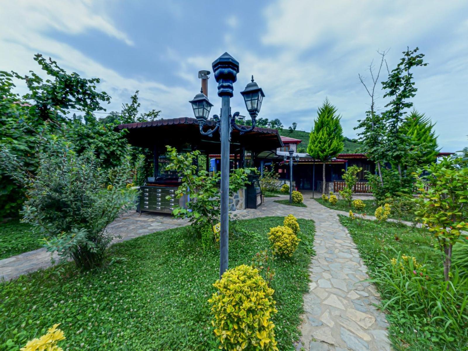 Mcora Tatil Koeyue *