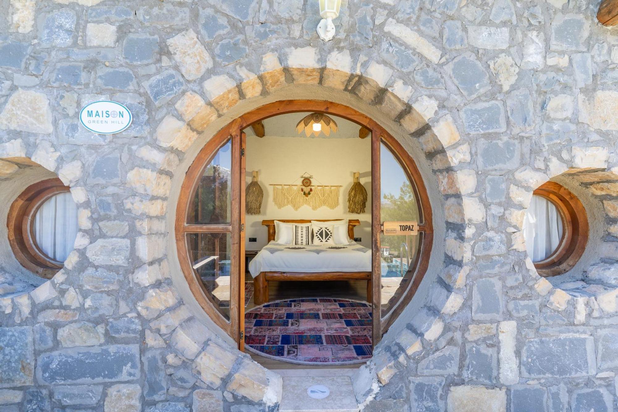 Maison Hill Hobbit & Boutique Hotel