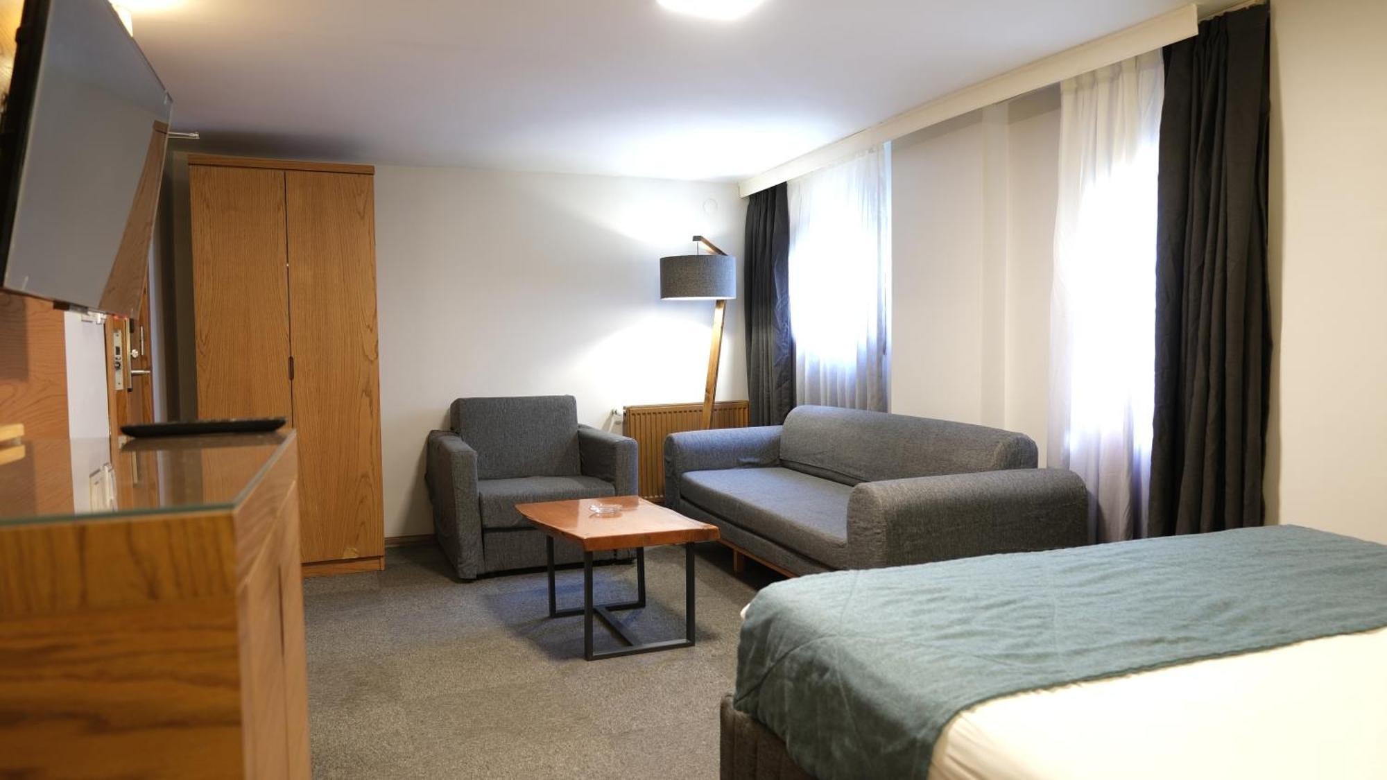 Varyant Hotel *
