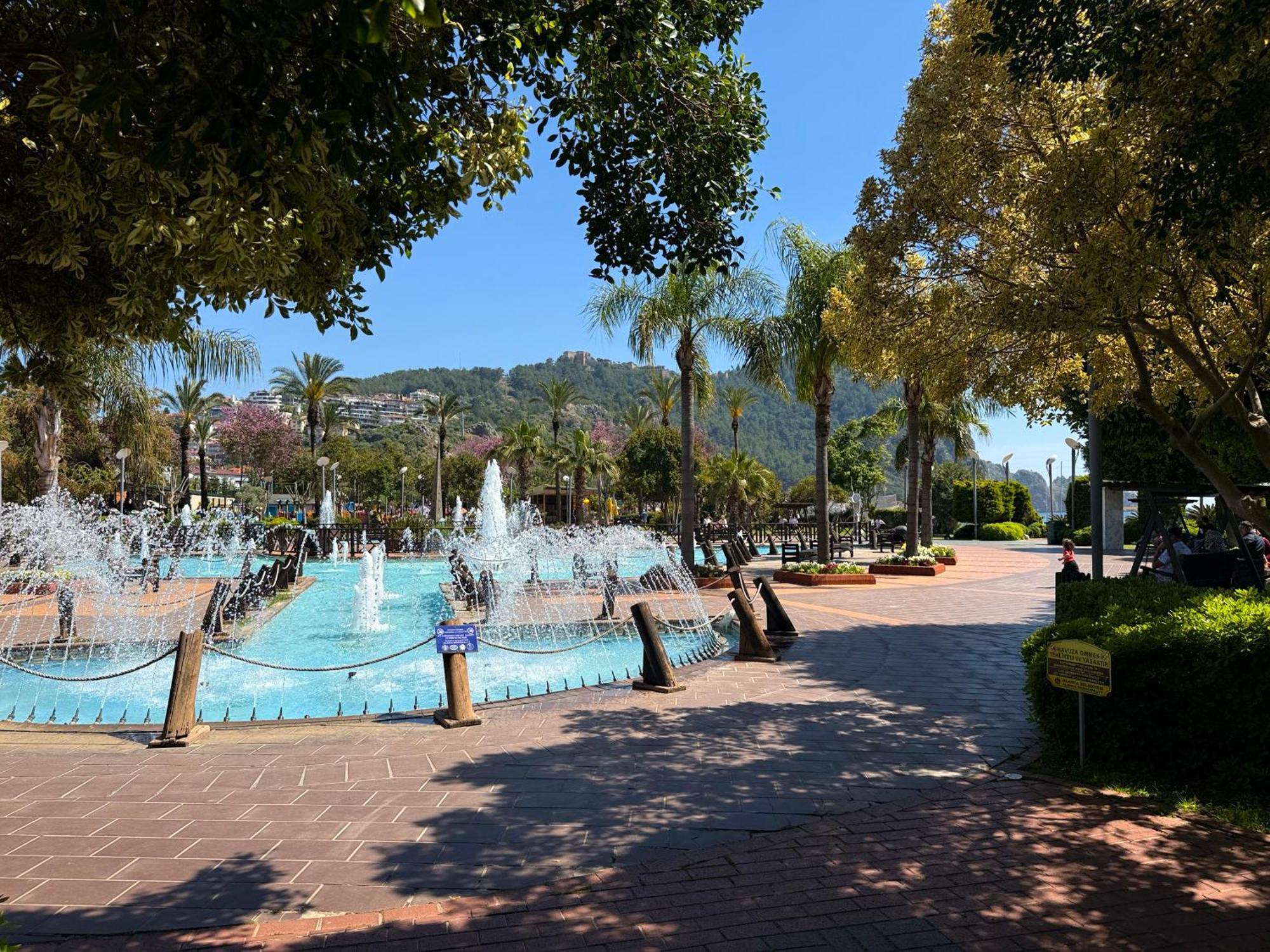 Sa Apartments! 500m To The Cleopatra *