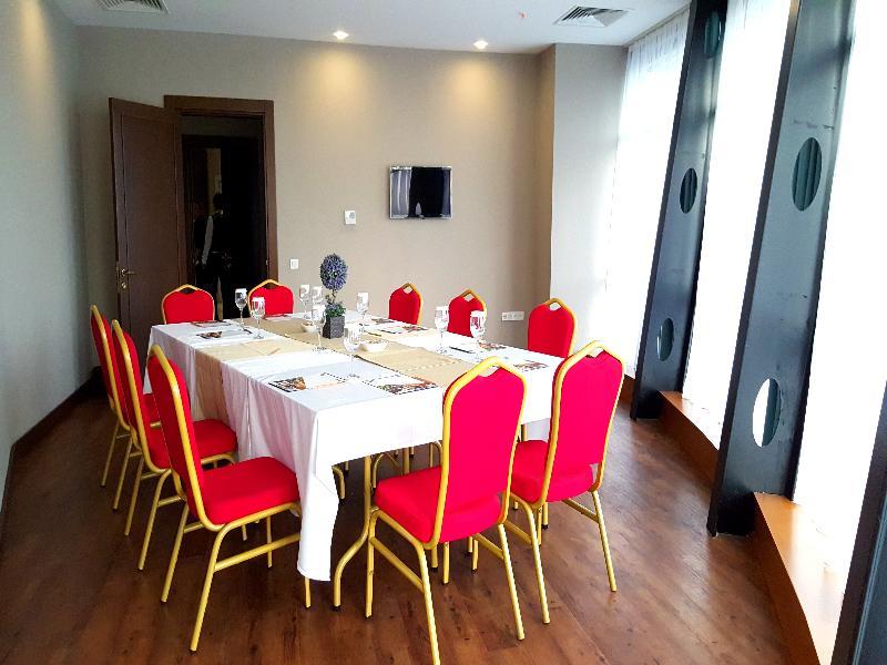 Hilton Garden Kocaeli Sekerpinar 4* Sekerpinari