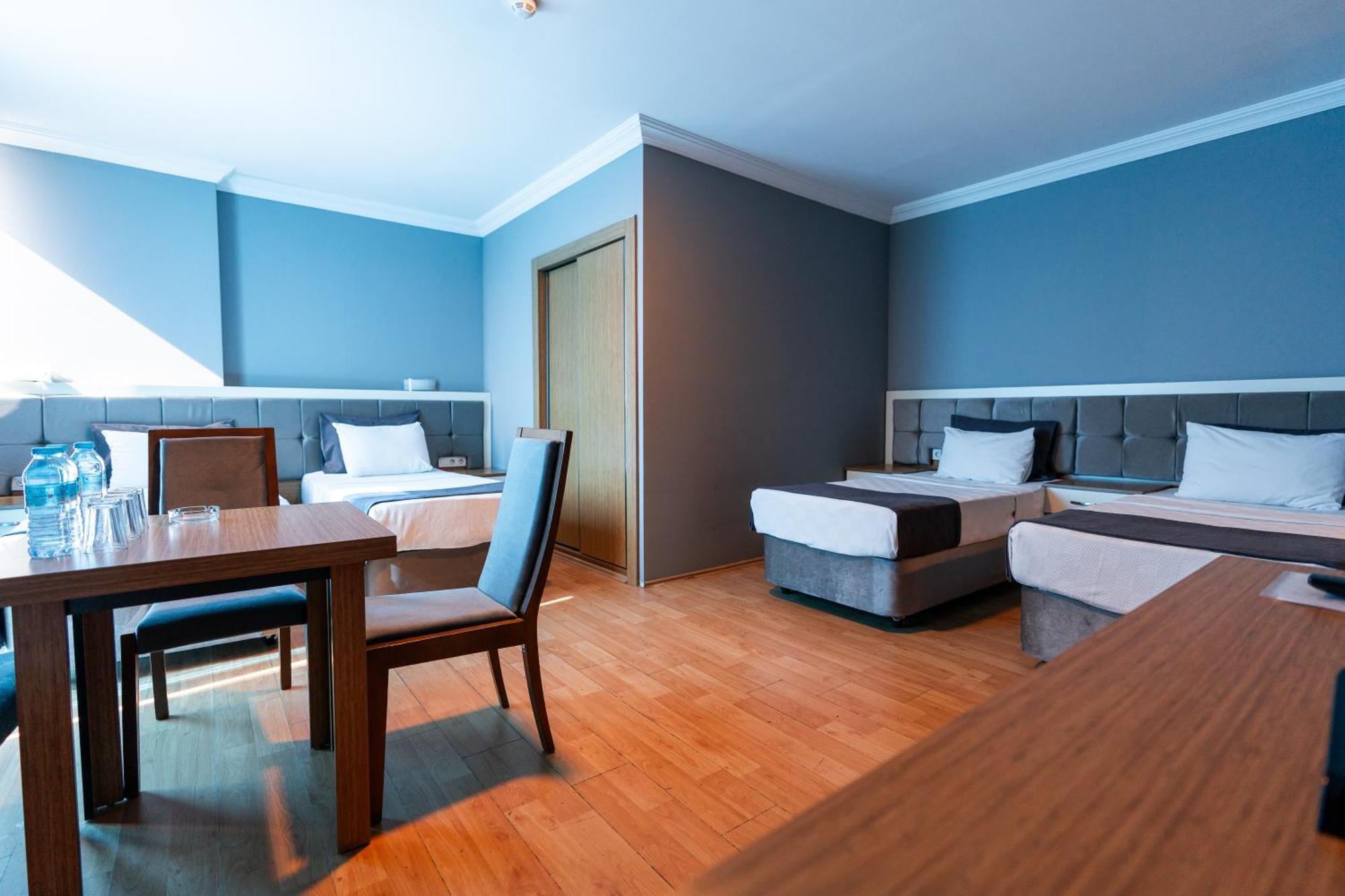 Emsa Palace Hotel *