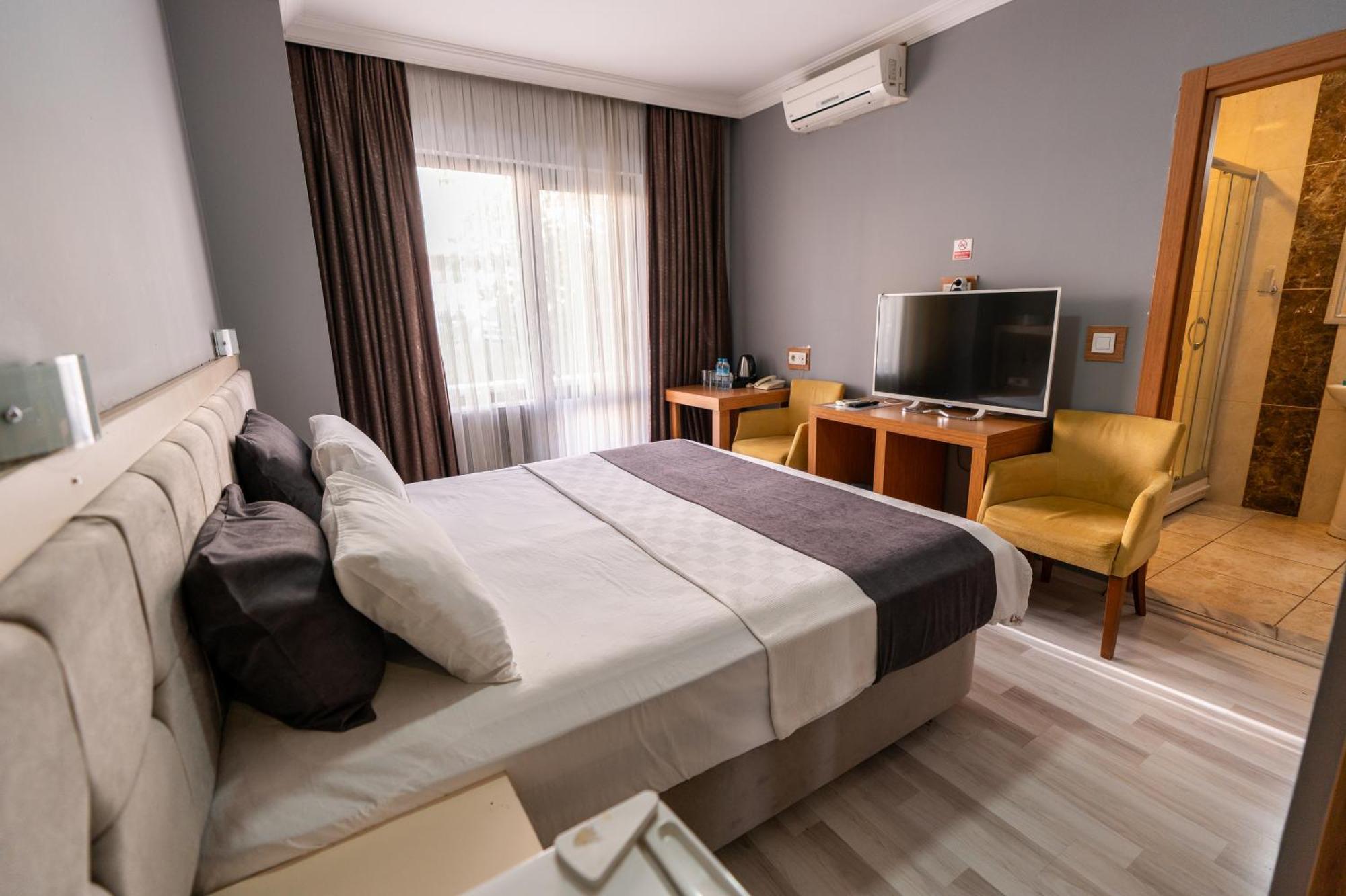 Hotel Emsa Palace