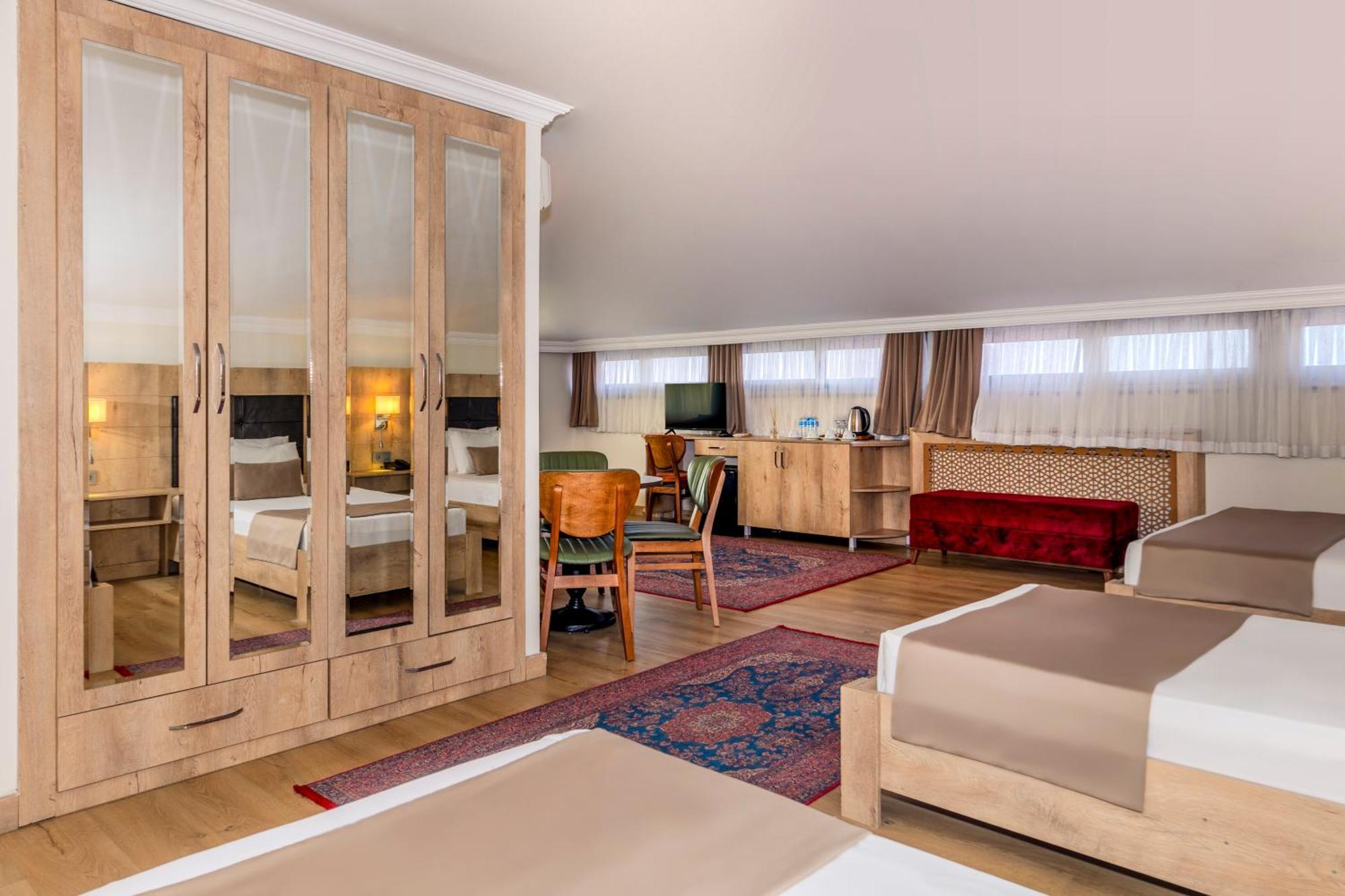 Old Topkapi Porta Romanos Ottoman Heritage Hotel