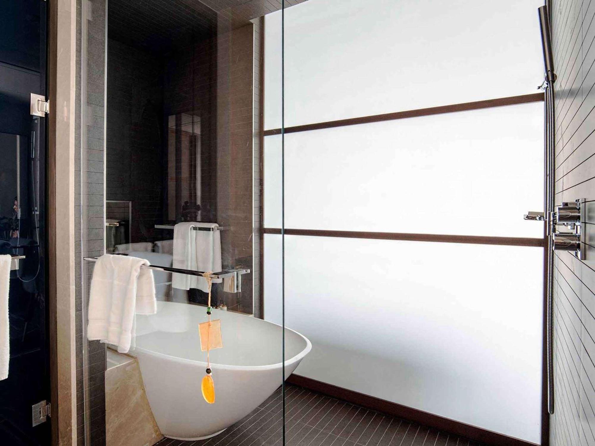 Fairmont Quasar Hotel