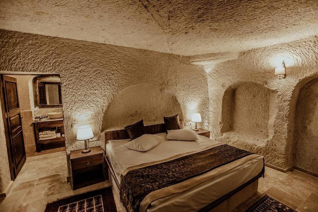 Kismet Cave Mansion
