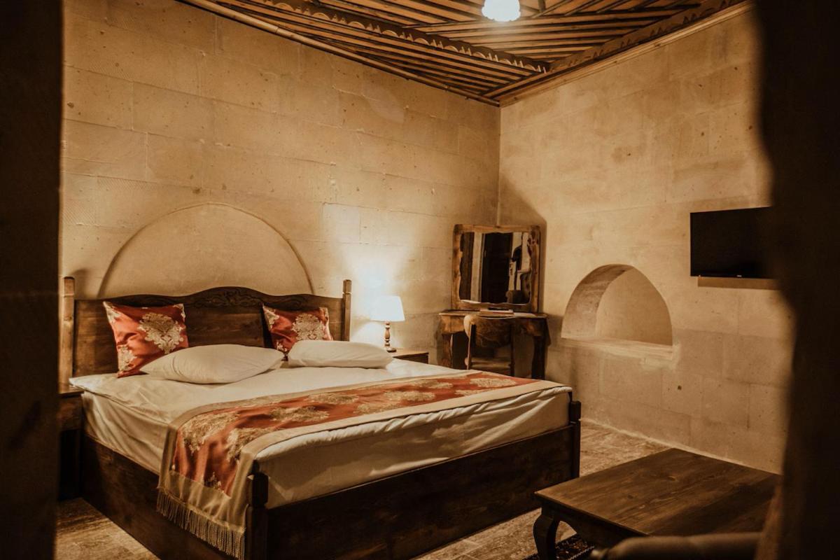 Hotel Kismet Cave Mansion