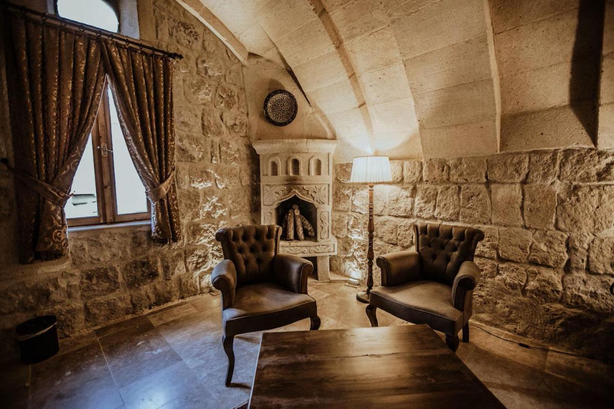 Hotel Kismet Cave Mansion
