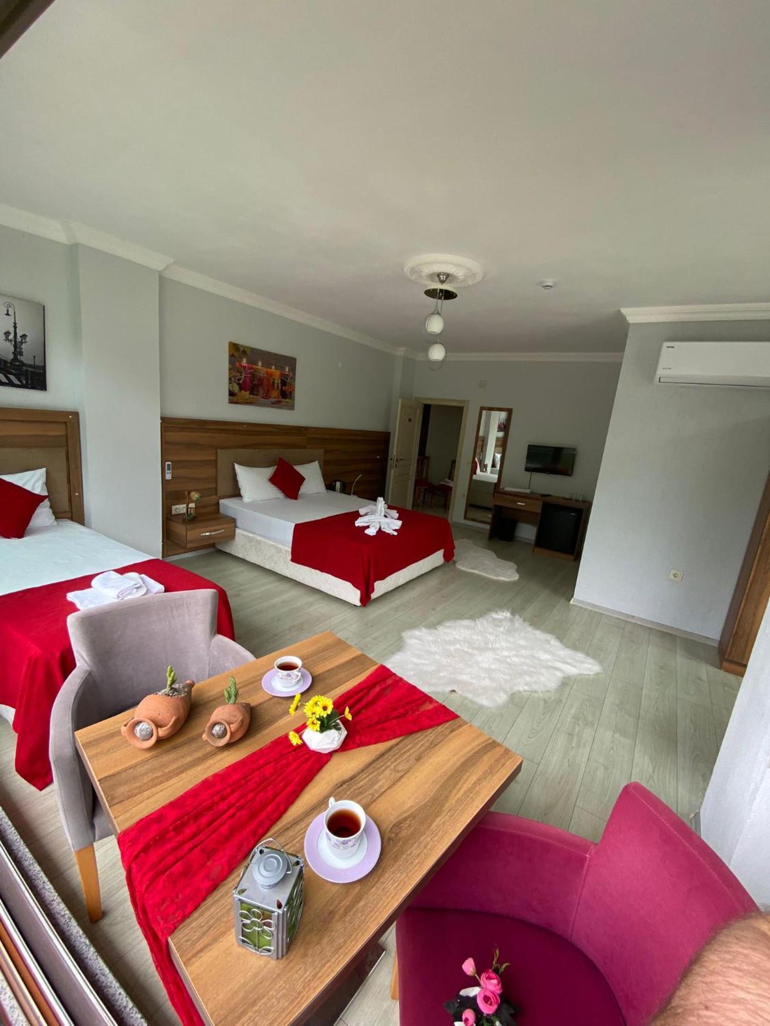 Vadidekal Hotel