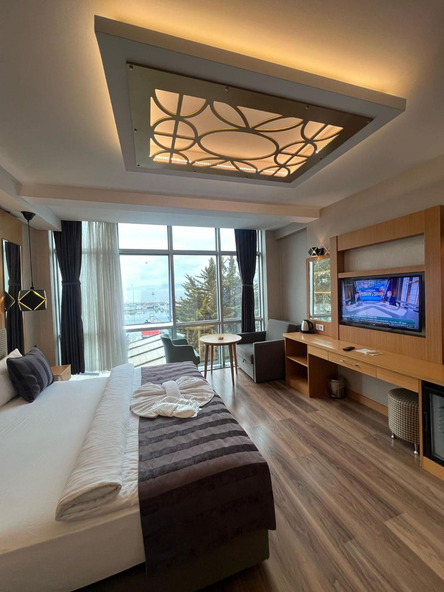The Port Hotel *