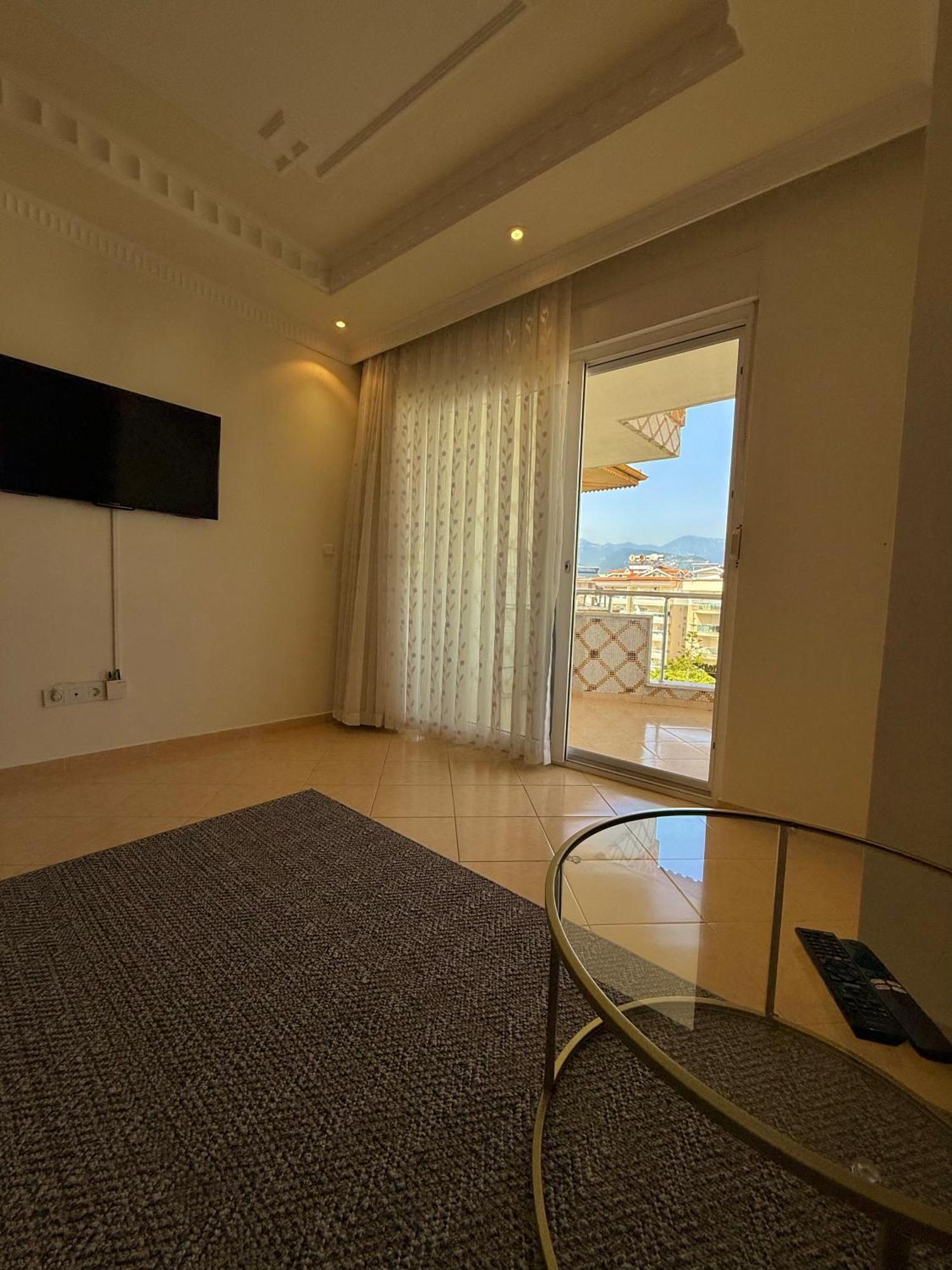 Family 2bd Flat 150m To The *