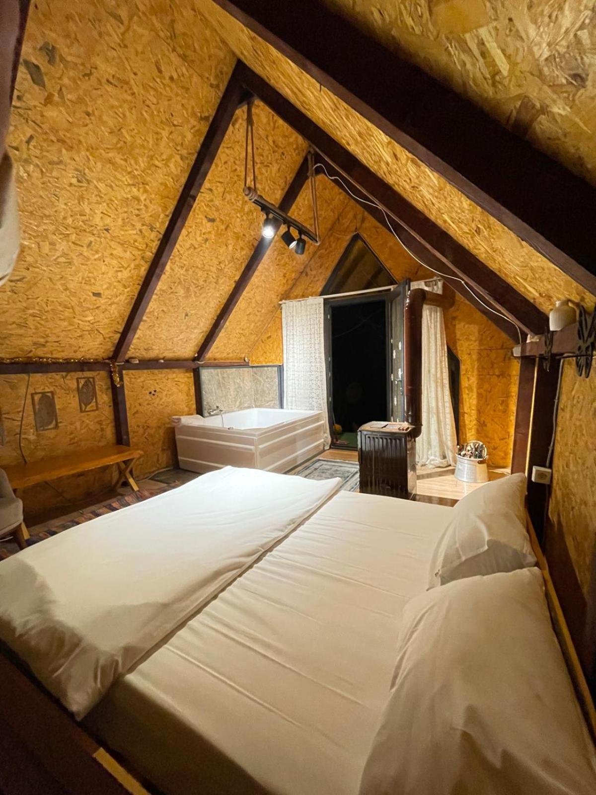 Riverside House Luxury tent