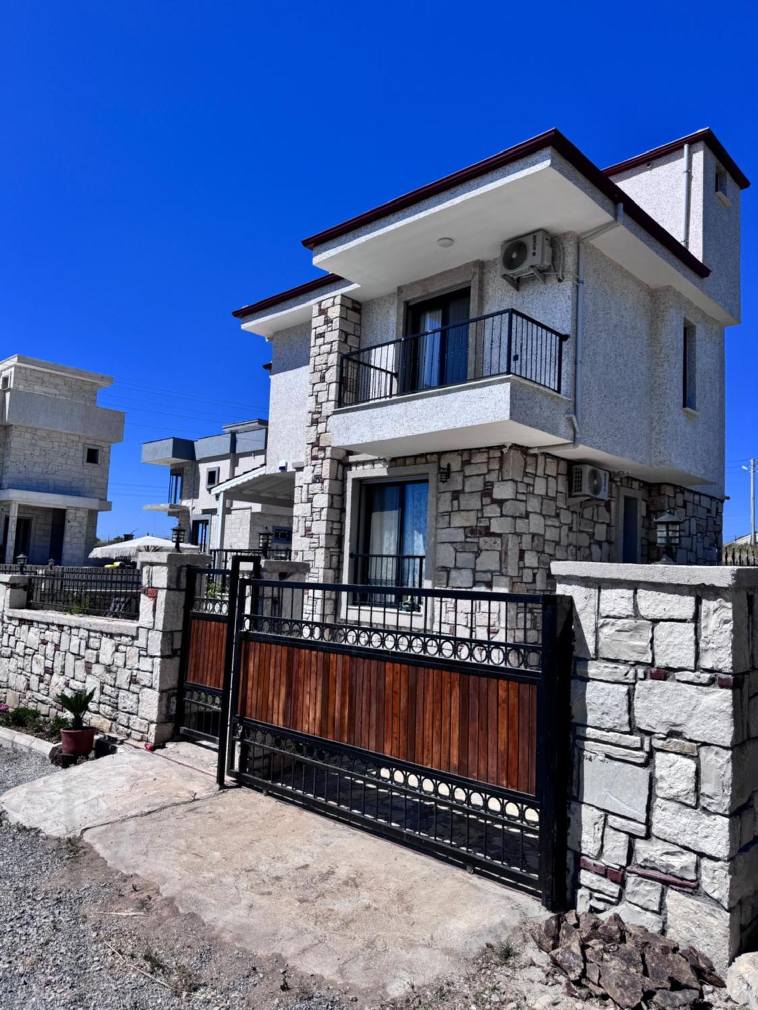 Kataraktis Villa
