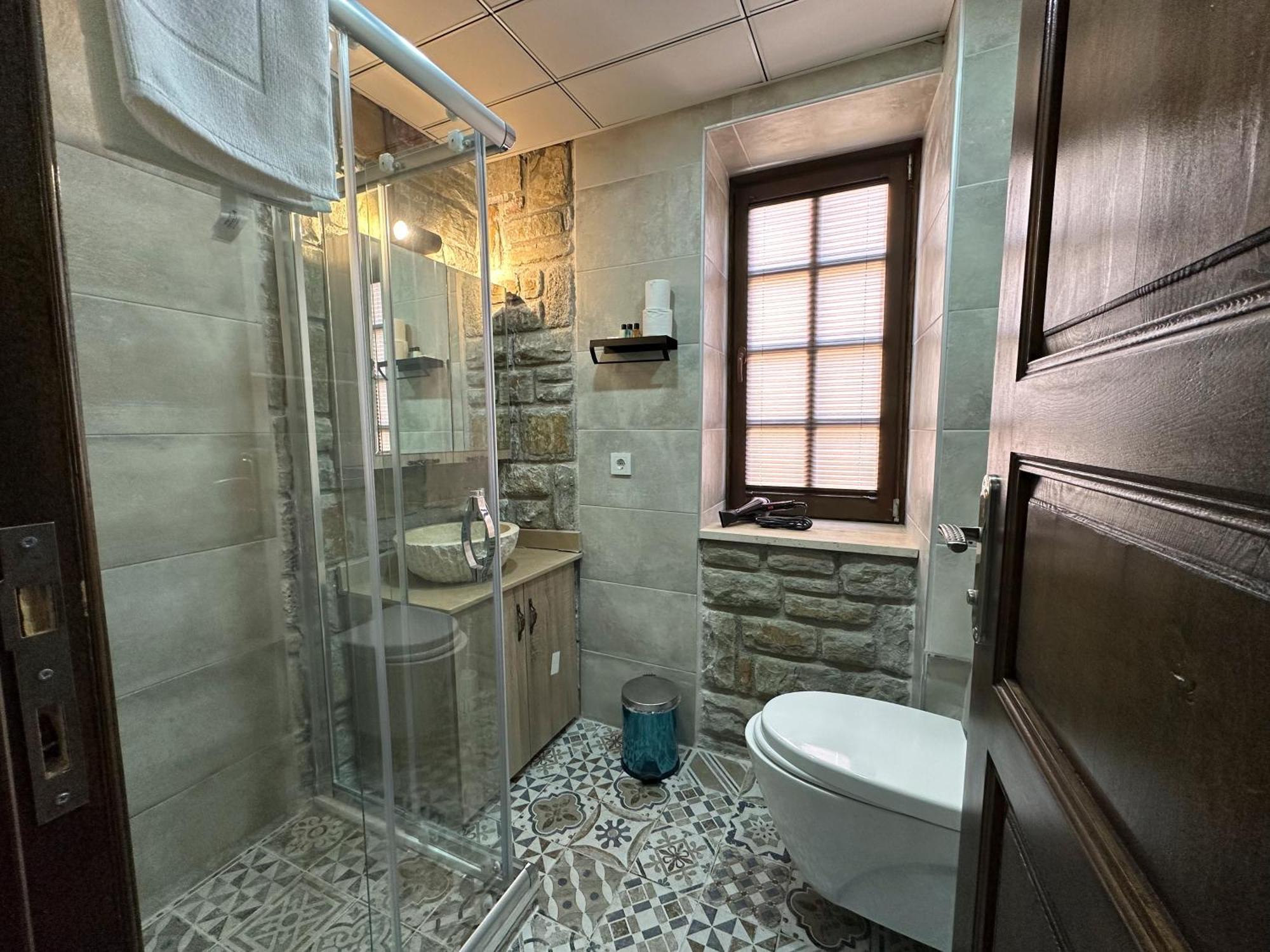 Ilia Hotel
