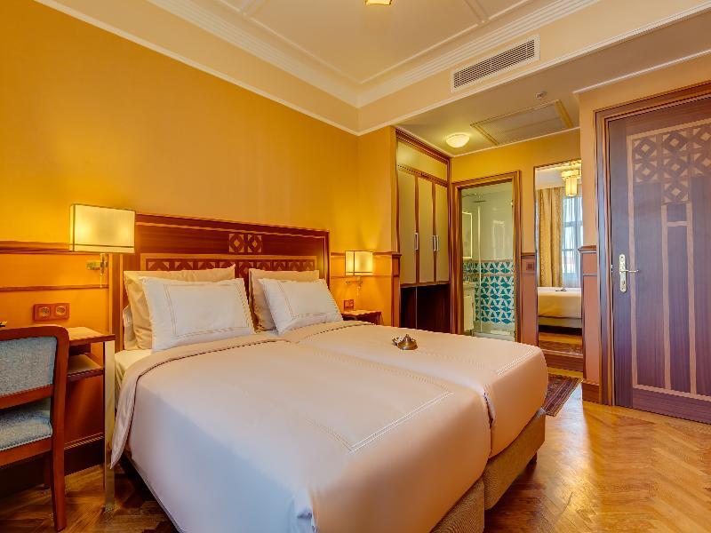 Lalahan Hotel 4*